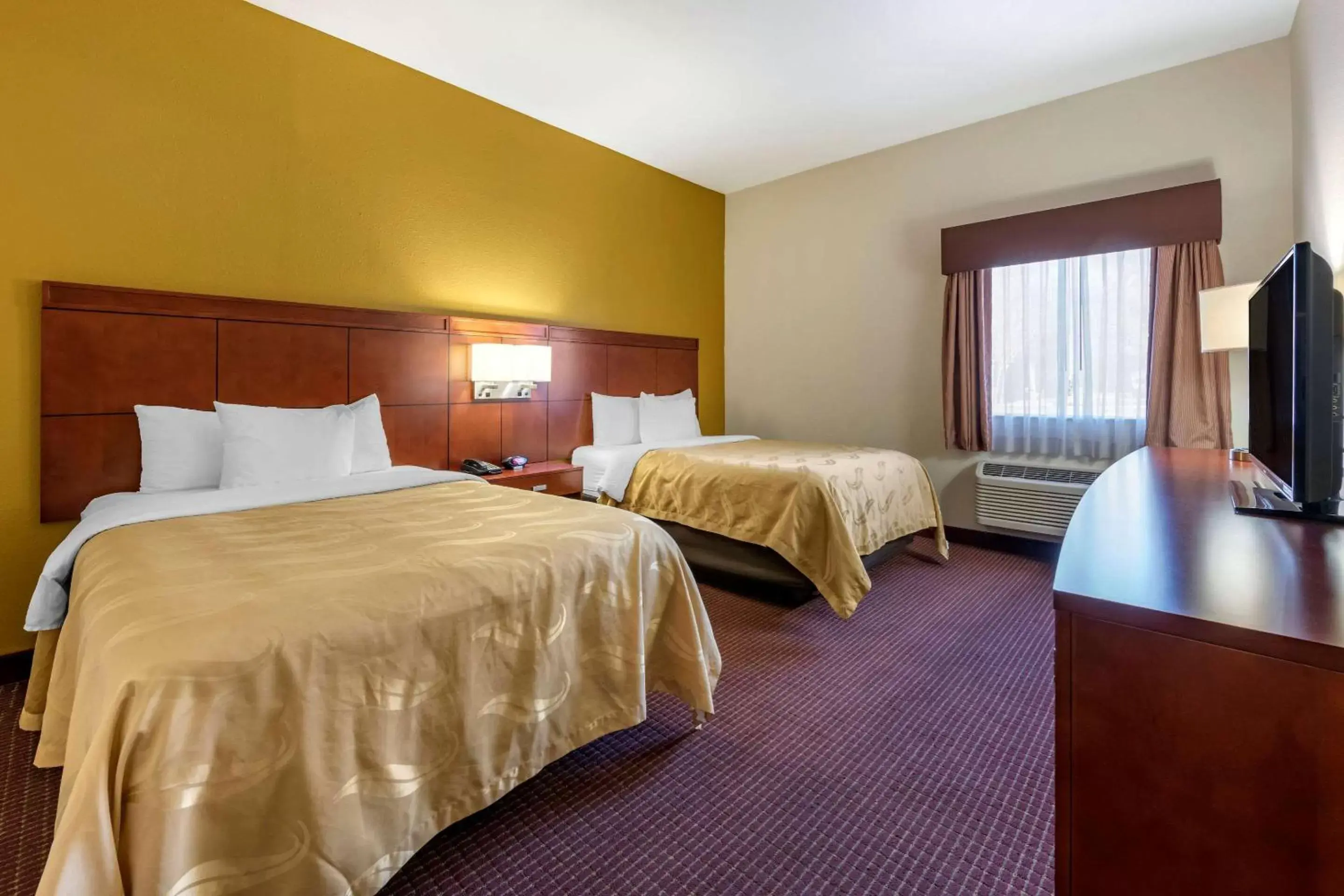 Double Suite with Two Double Beds - Non-Smoking in Quality Inn Zephyrhills-Dade City Double Suite with Two Double Beds - Non-Smoking in Quality Inn Zephyrhills-Dade City