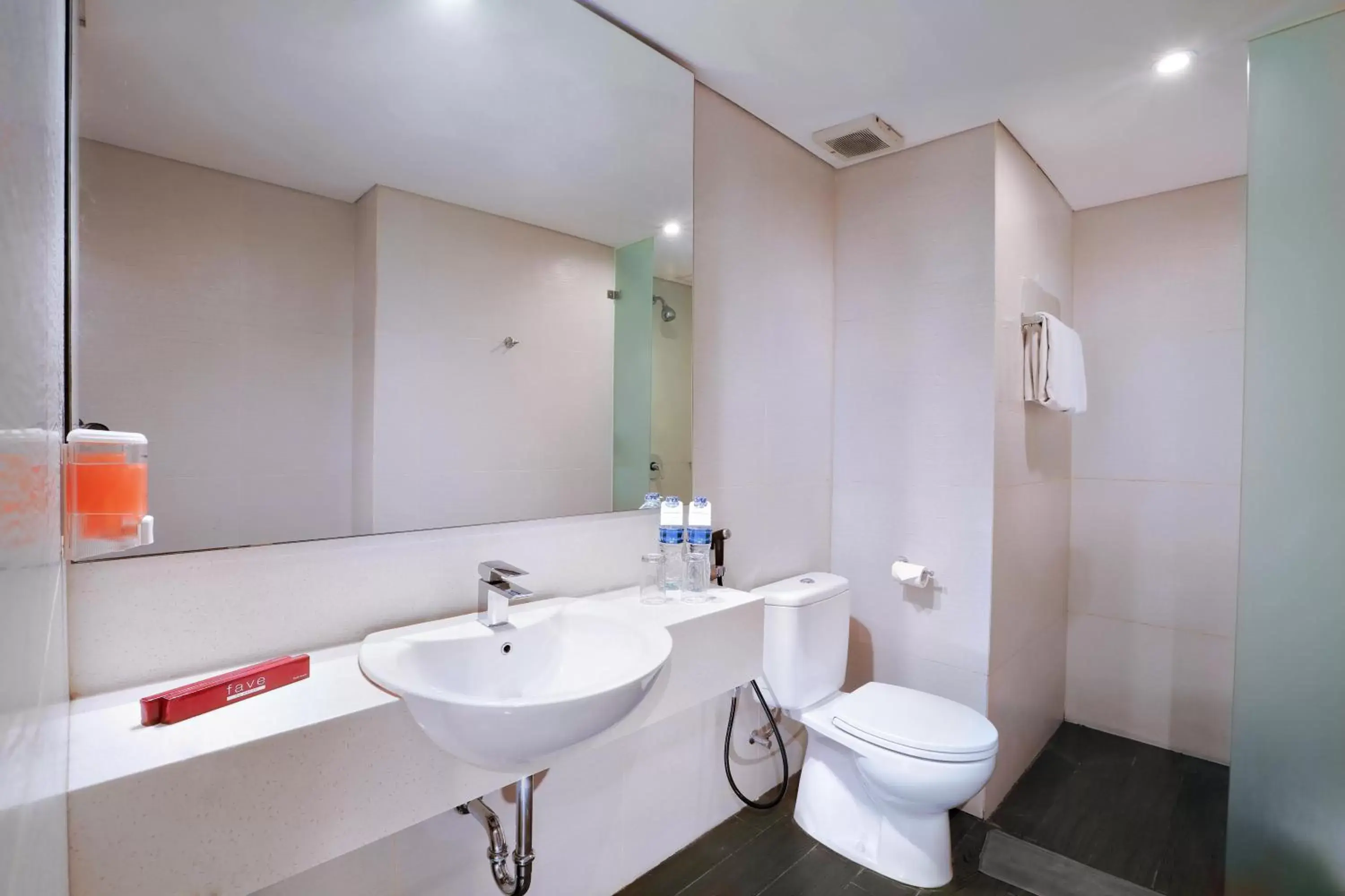 freshroom in favehotel Tanah Abang - Cideng freshroom in favehotel Tanah Abang - Cideng