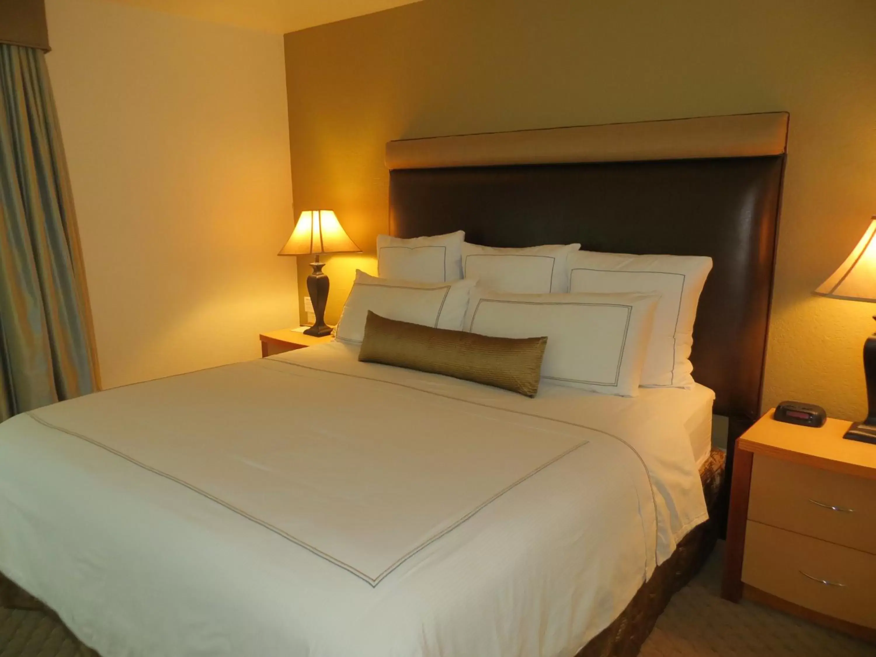 One-Bedroom Suite in Desert Breezes Resort One-Bedroom Suite in Desert Breezes Resort