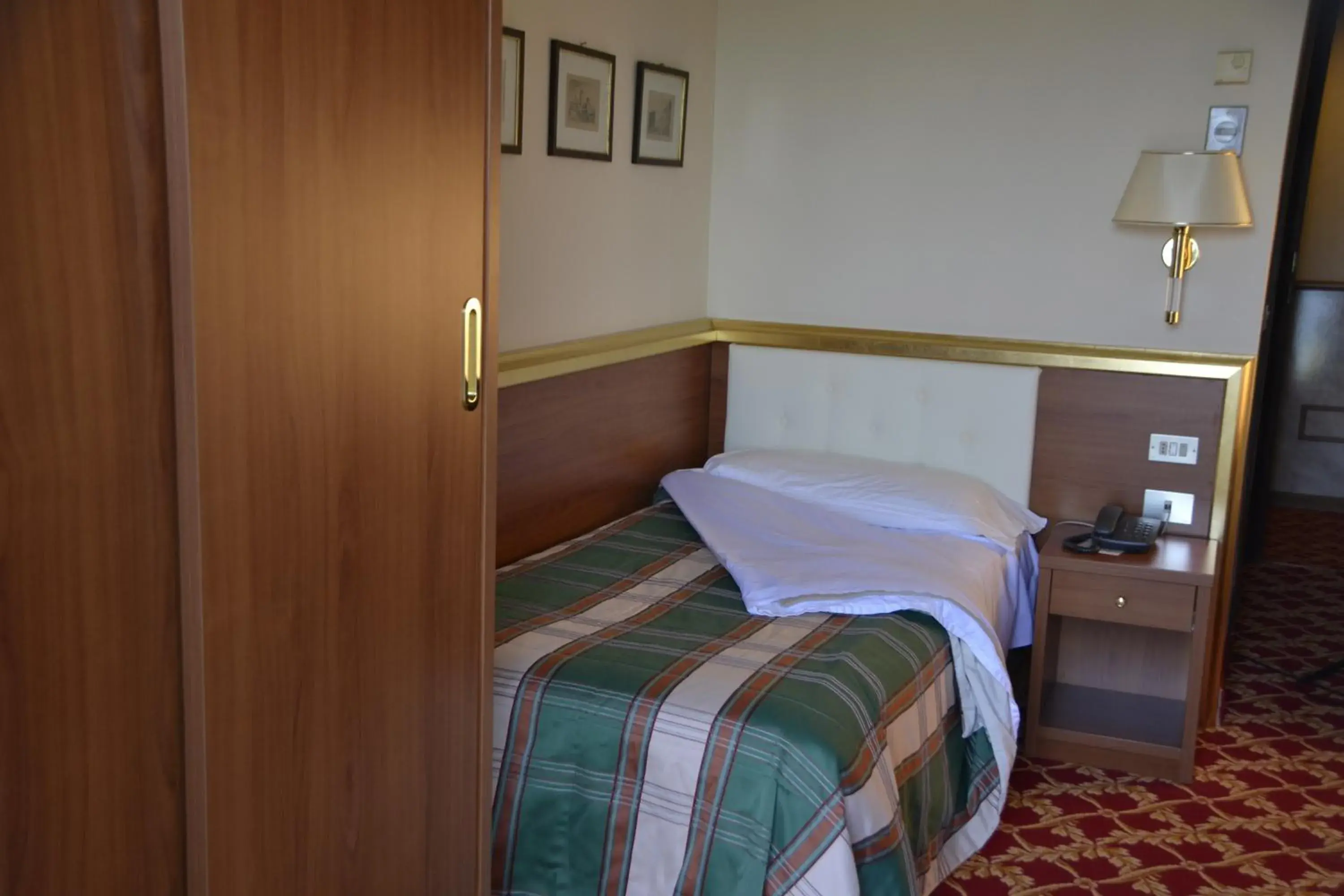 Single Room in Hotel Milan Speranza Au Lac Single Room in Hotel Milan Speranza Au Lac