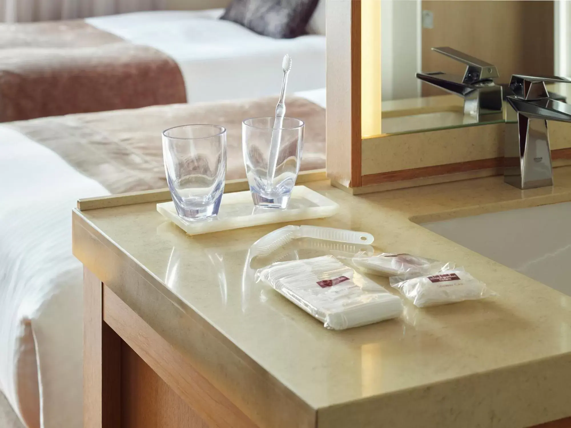 Standard Queen Room with River View - Smoking in Mitsui Garden Hotel Osaka Premier Standard Queen Room with River View - Smoking in Mitsui Garden Hotel Osaka Premier