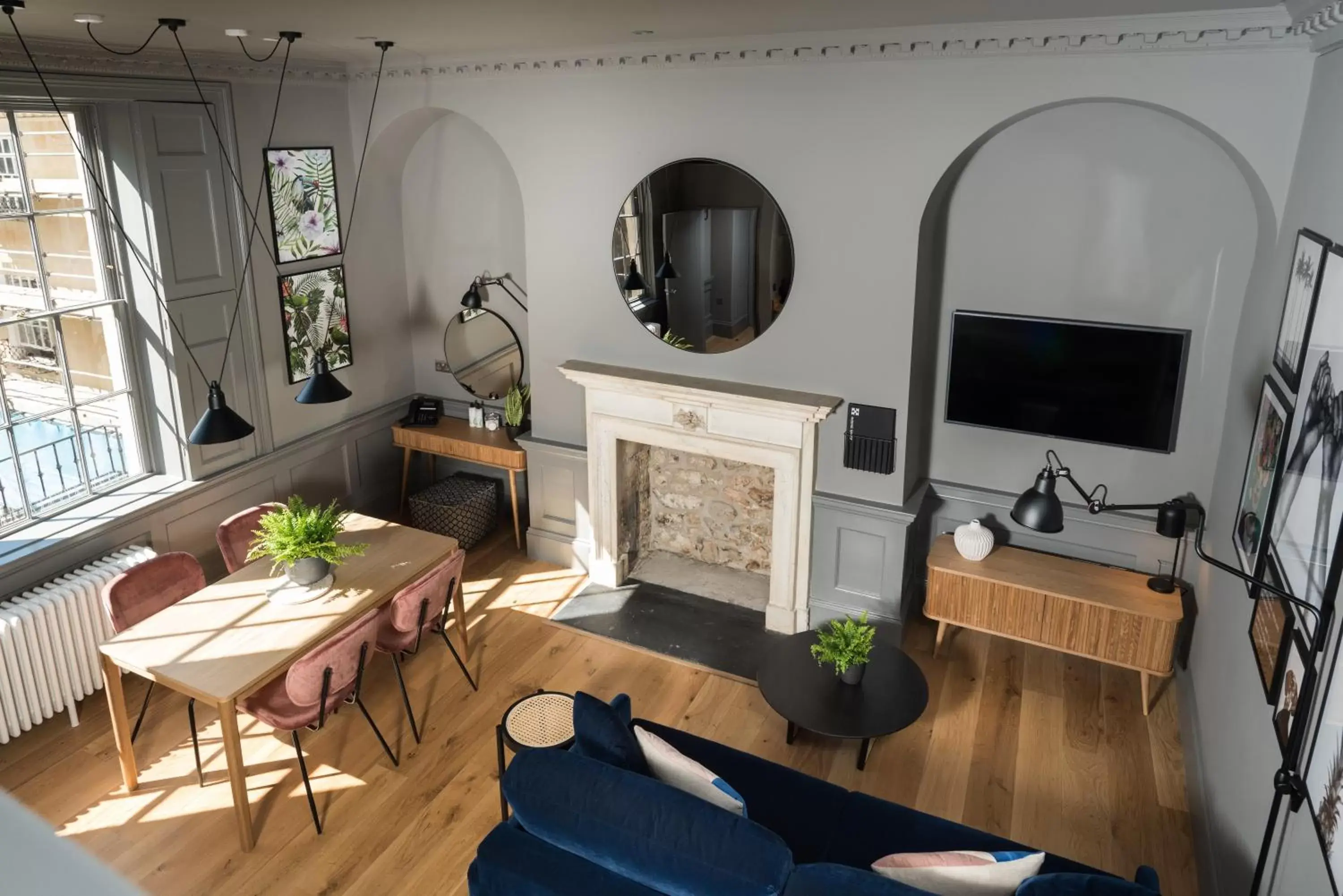 Deluxe Mezzanine Apartment in Hiding Space - Trim Street Apartments Deluxe Mezzanine Apartment in Hiding Space - Trim Street Apartments