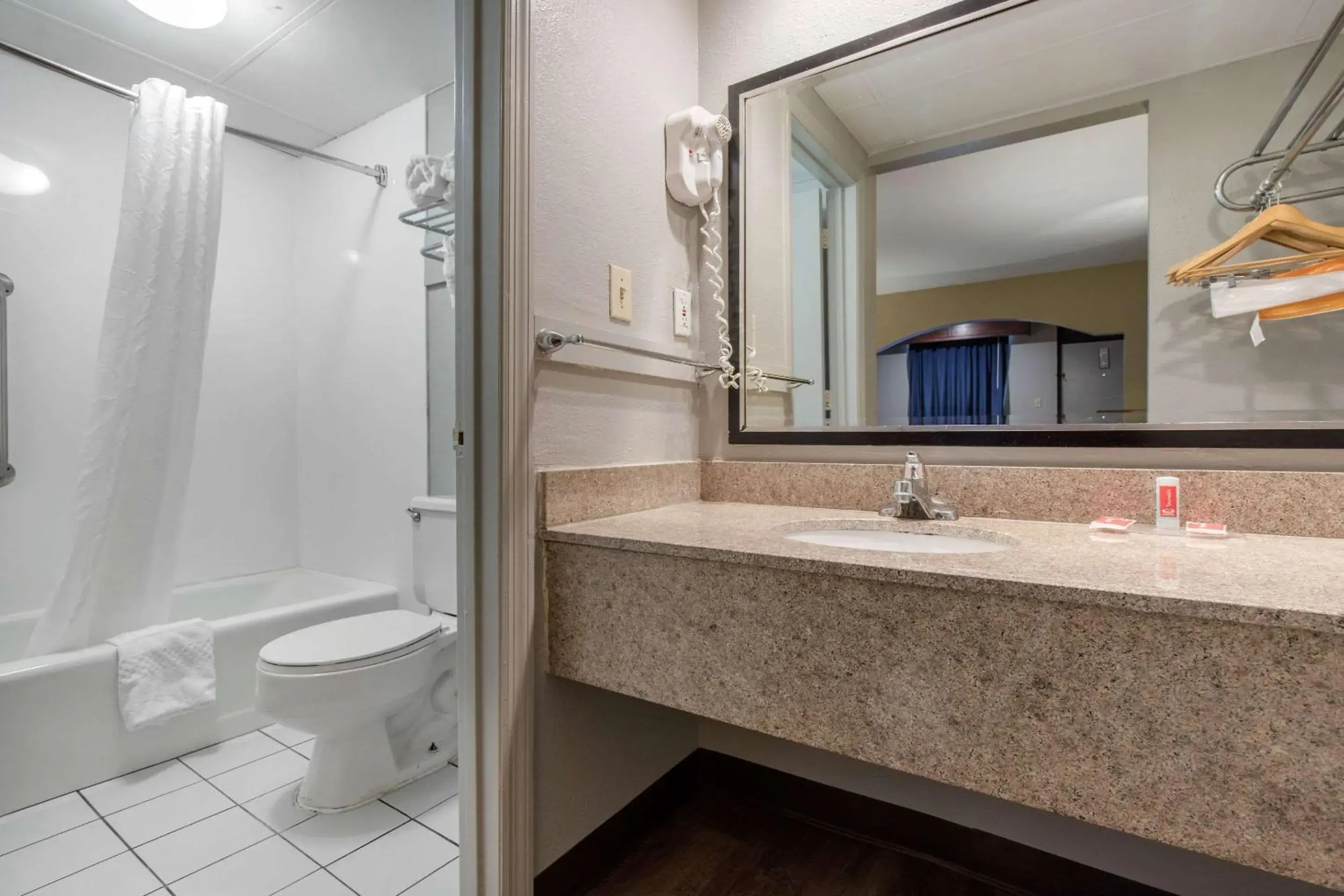 King Room - Non-Smoking in Econo Lodge Aiken Central King Room - Non-Smoking in Econo Lodge Aiken Central