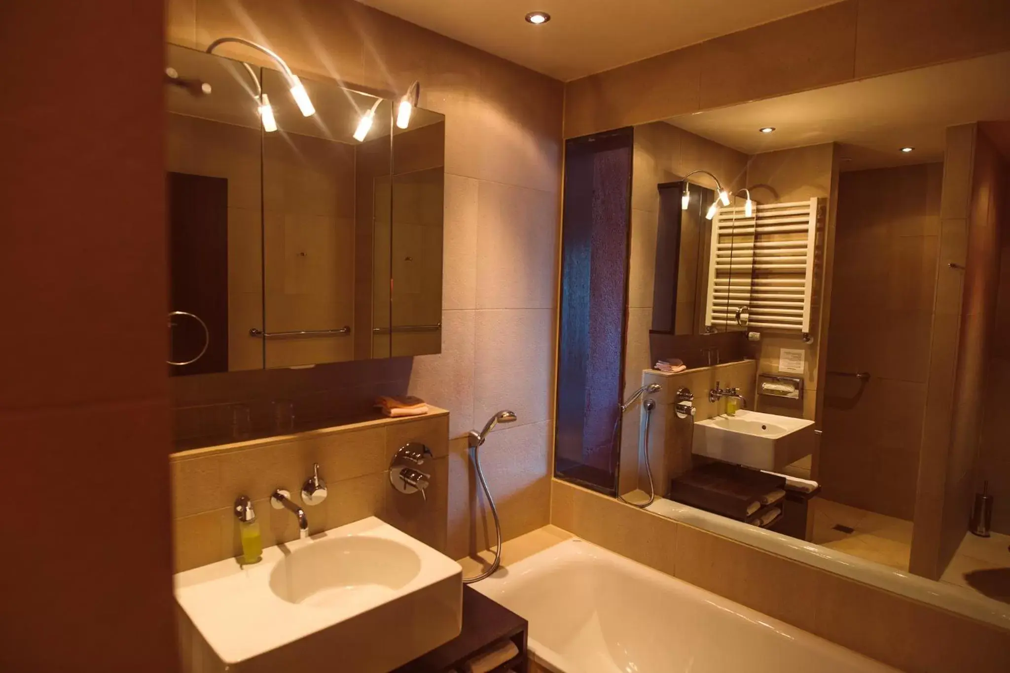 Single Room in Lindenhof Hotel Tepe Single Room in Lindenhof Hotel Tepe