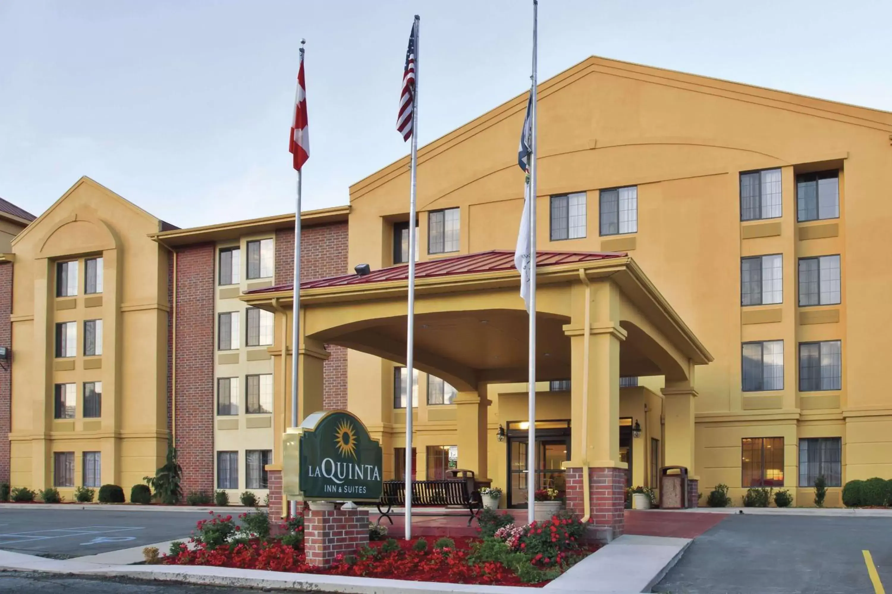 La Quinta Inn & Suites - New River Gorge National Park La Quinta Inn & Suites - New River Gorge National Park