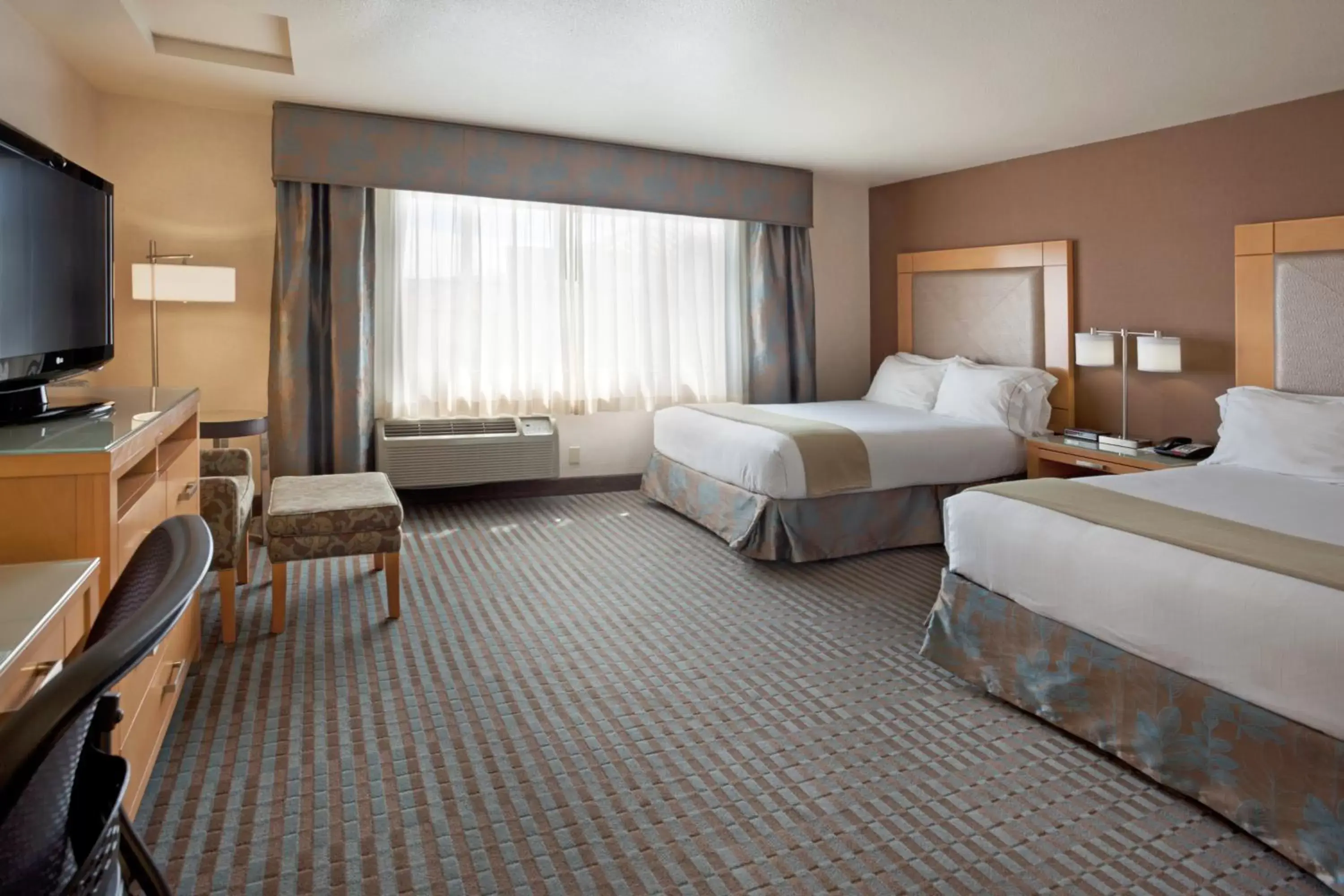 Double Room with Two Double Beds - Disability Access in Holiday Inn Express Monterey - Cannery Row by IHG Double Room with Two Double Beds - Disability Access in Holiday Inn Express Monterey - Cannery Row by IHG