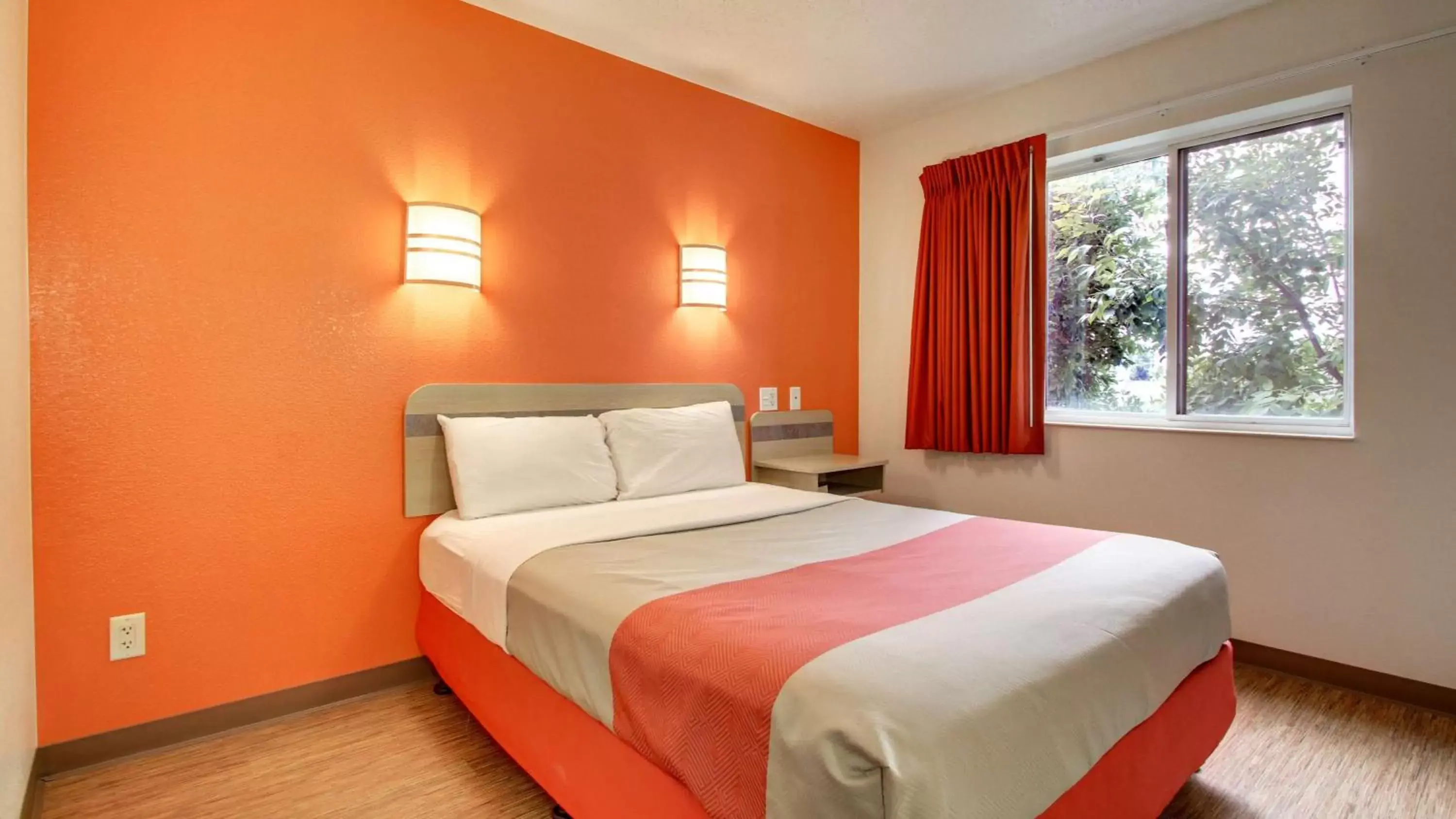 Double Room - Disability Access in Motel 6-Springfield, IL Double Room - Disability Access in Motel 6-Springfield, IL