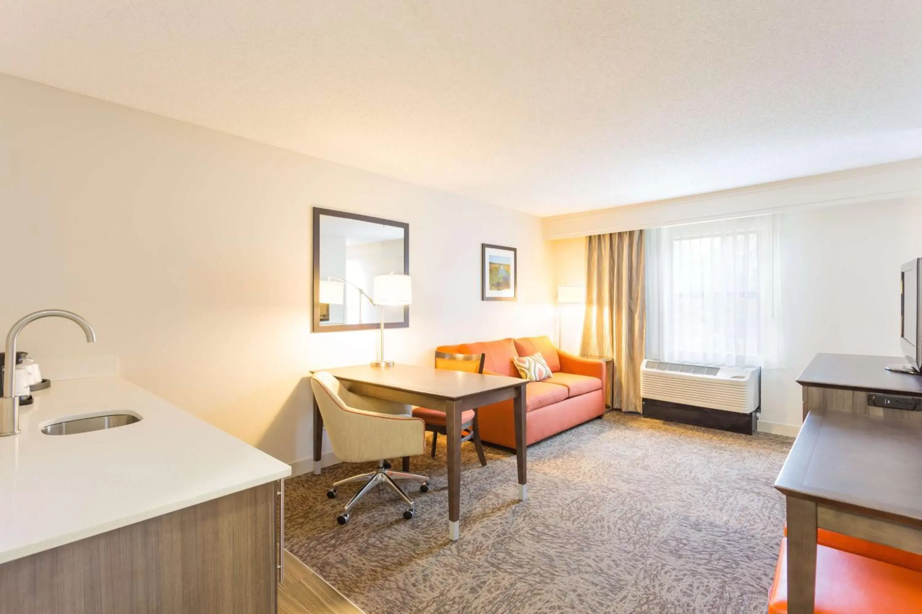 King Studio Suite - Non-Smoking in Hampton Inn Havelock King Studio Suite - Non-Smoking in Hampton Inn Havelock