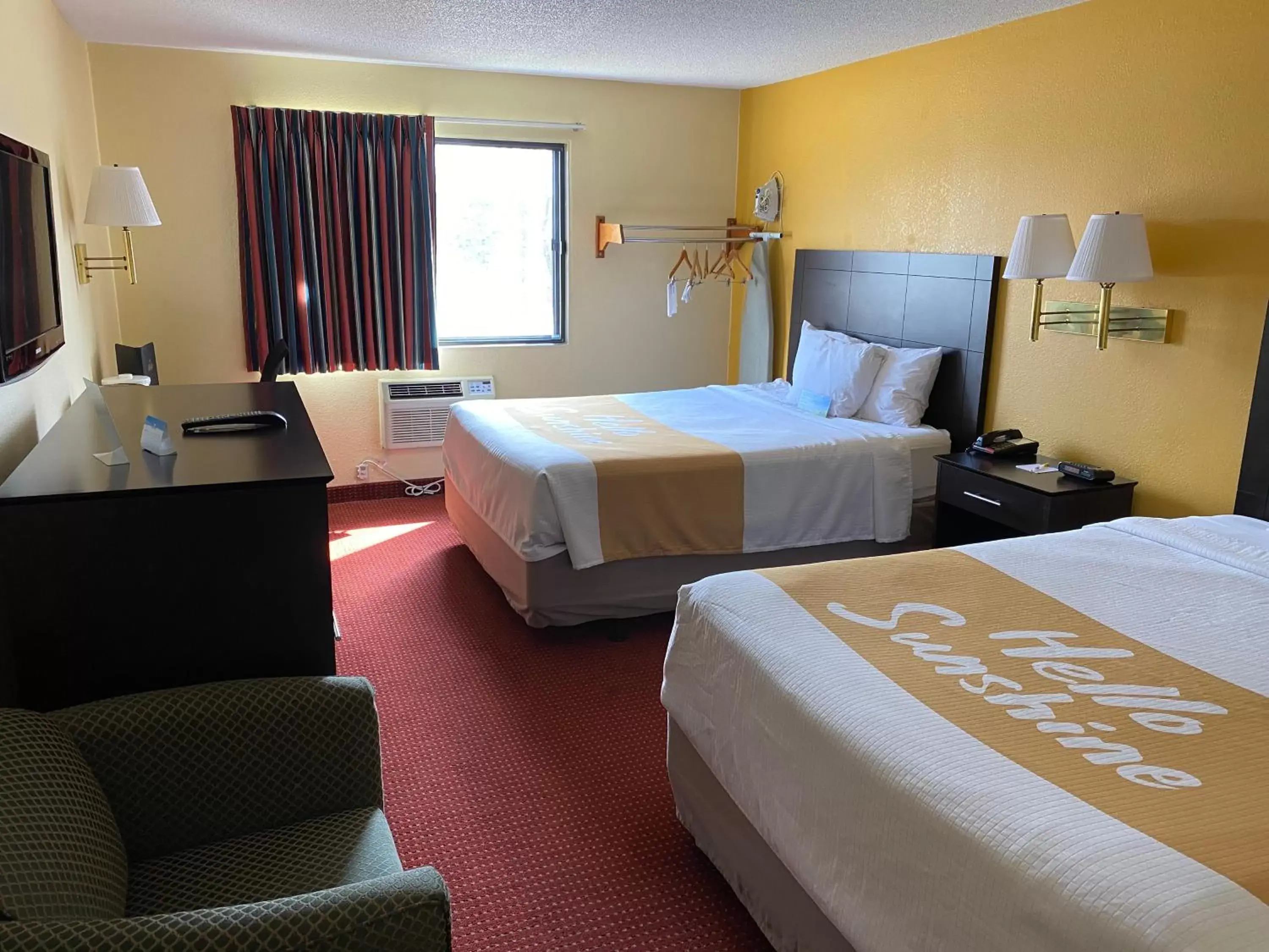Days Inn & Suites by Wyndham Des Moines Airport Days Inn & Suites by Wyndham Des Moines Airport