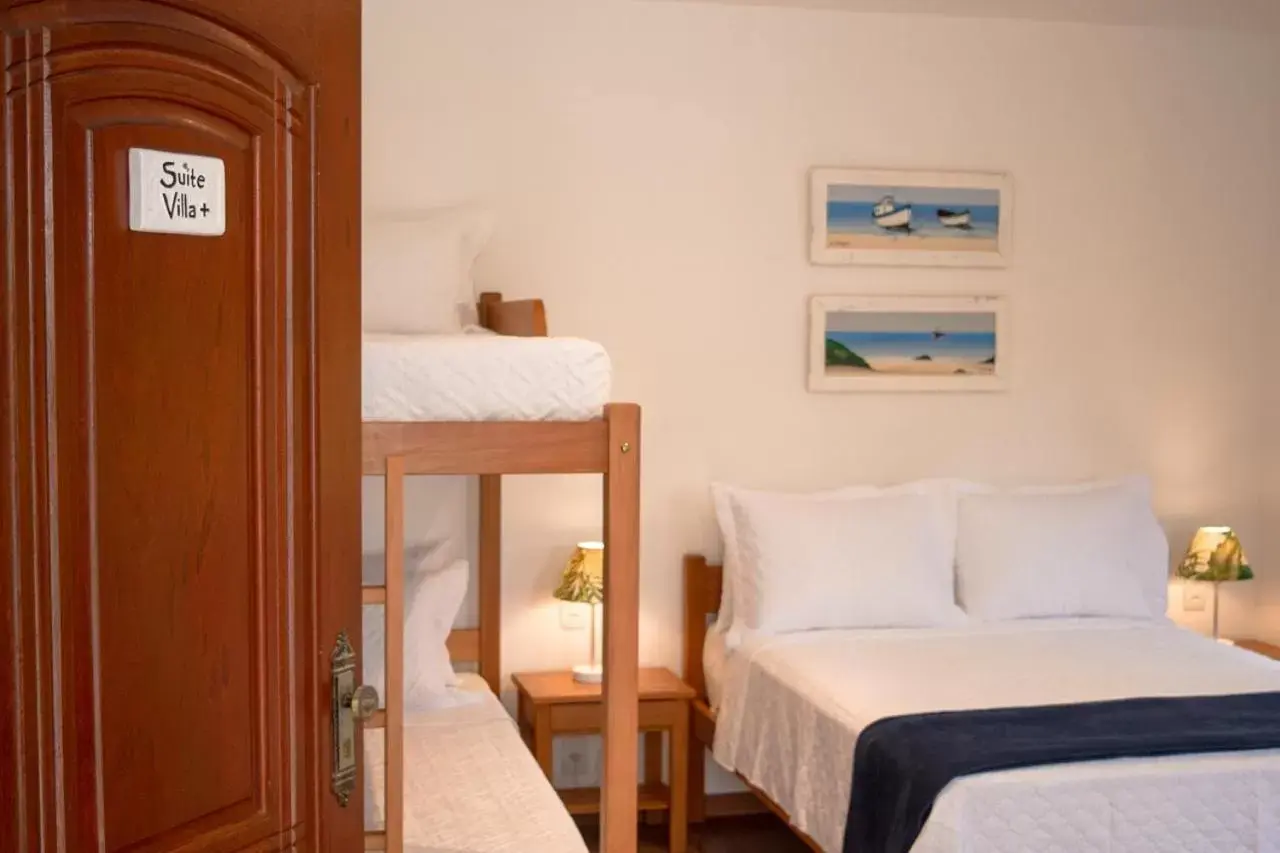 Deluxe Quadruple Room in Villa Bella Ferradura Deluxe Quadruple Room in Villa Bella Ferradura