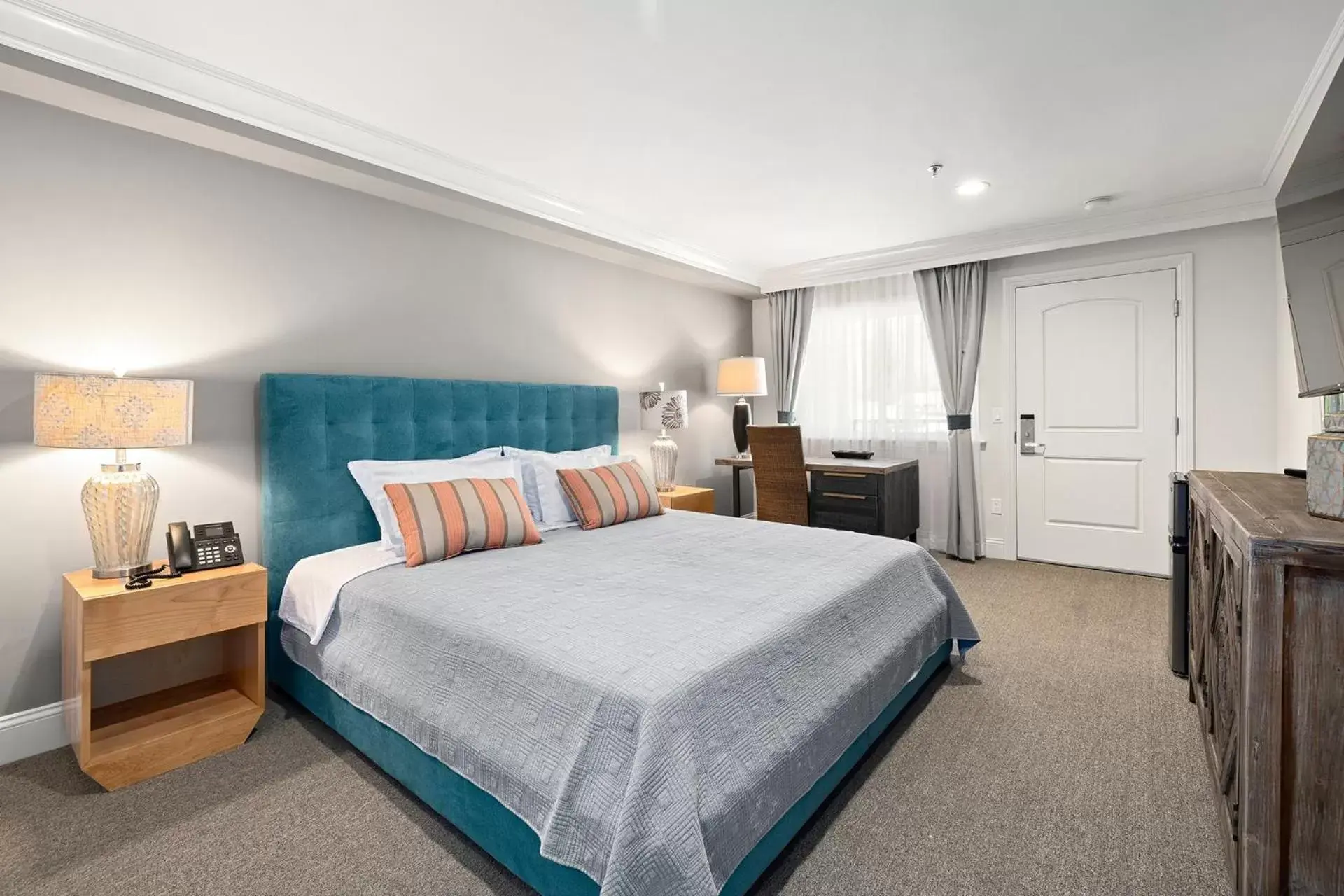 King Room in Hotel Huntington King Room in Hotel Huntington