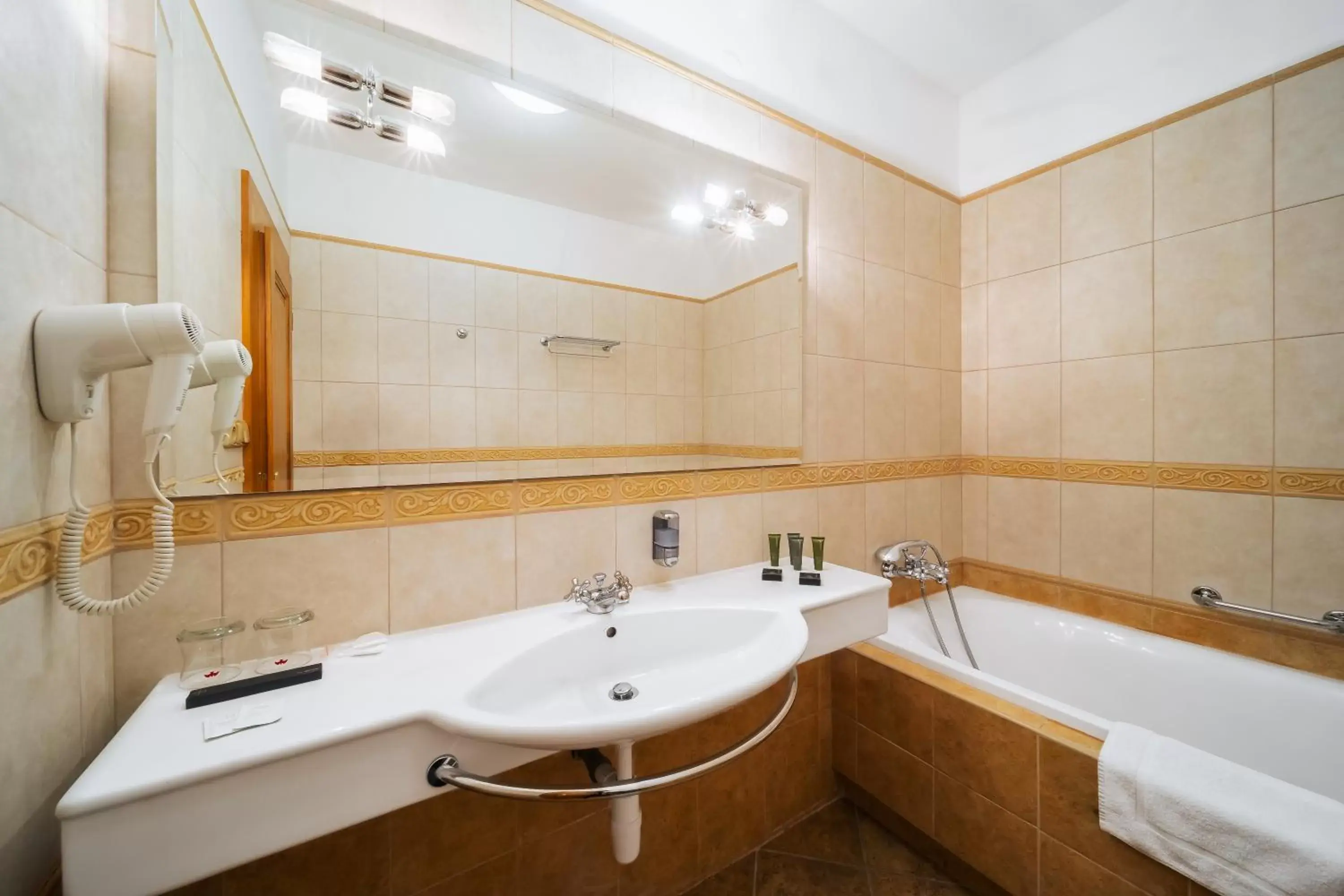 Deluxe Double or Twin Room in Hotel U Leva Deluxe Double or Twin Room in Hotel U Leva