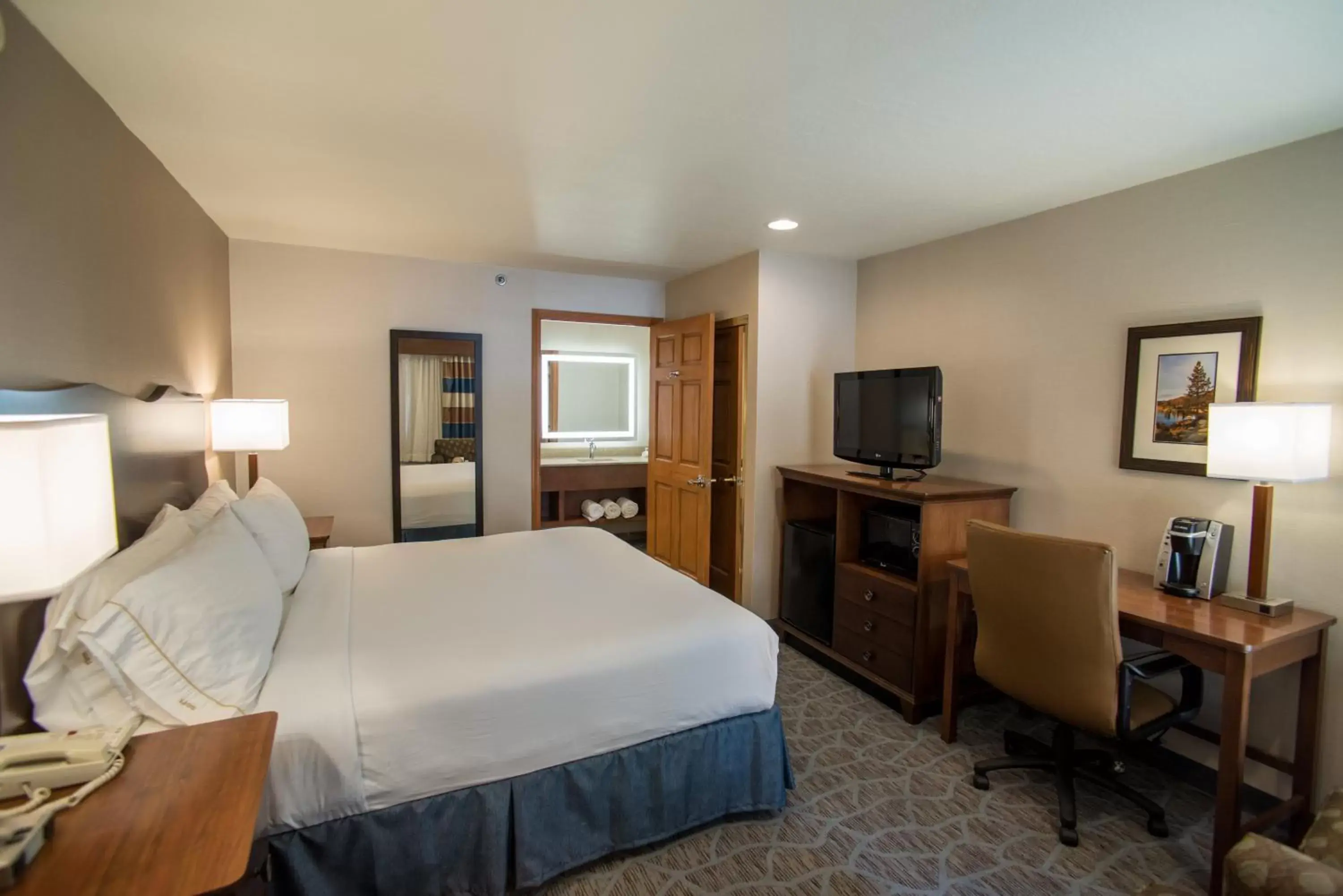 Standard Room in Holiday Inn Express South Lake Tahoe by IHG Standard Room in Holiday Inn Express South Lake Tahoe by IHG