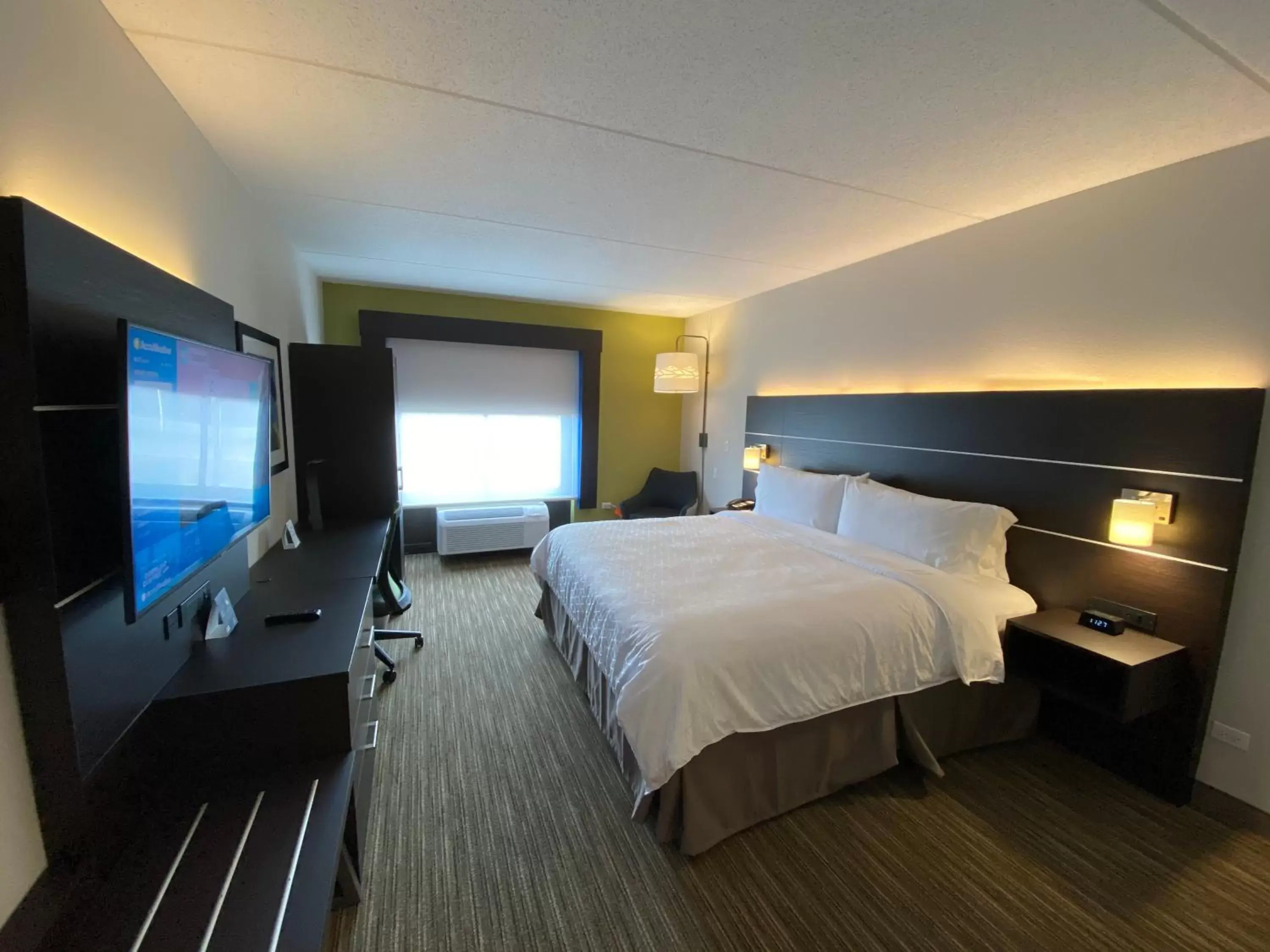 King Room - Mobility Access/Hearing Accessible in Holiday Inn Express & Suites - Prospect Heights, an IHG Hotel King Room - Mobility Access/Hearing Accessible in Holiday Inn Express & Suites - Prospect Heights, an IHG Hotel