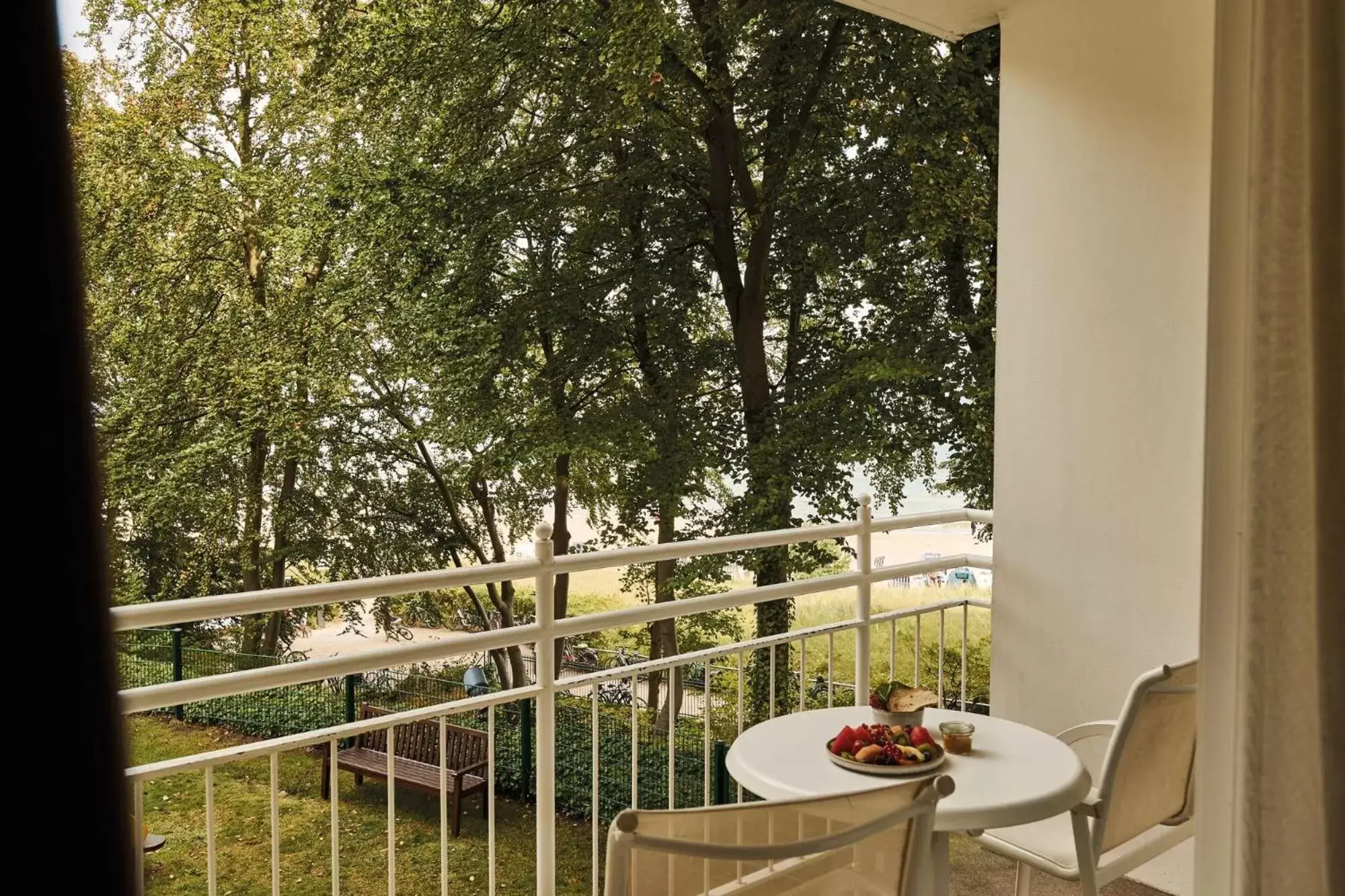 Deluxe Double Room with Side Sea View - single occupancy in aja Strandhotel Bansin Deluxe Double Room with Side Sea View - single occupancy in aja Strandhotel Bansin