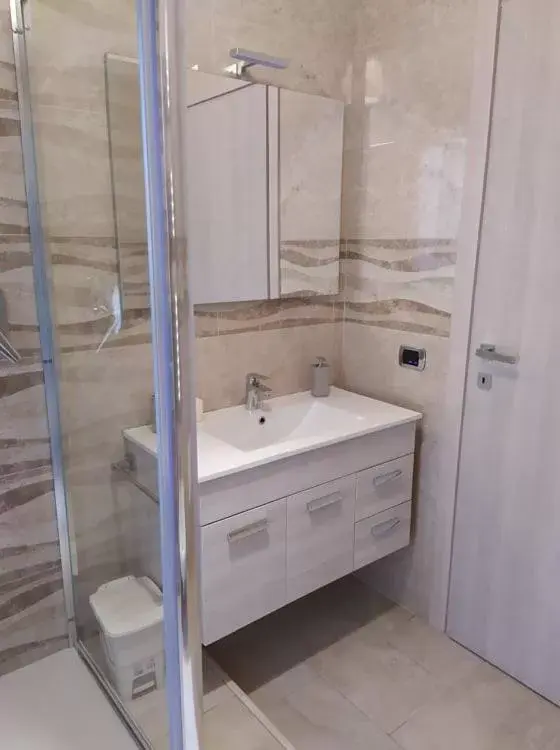 Comfort Triple Room in Caesar's B&B Comfort Triple Room in Caesar's B&B