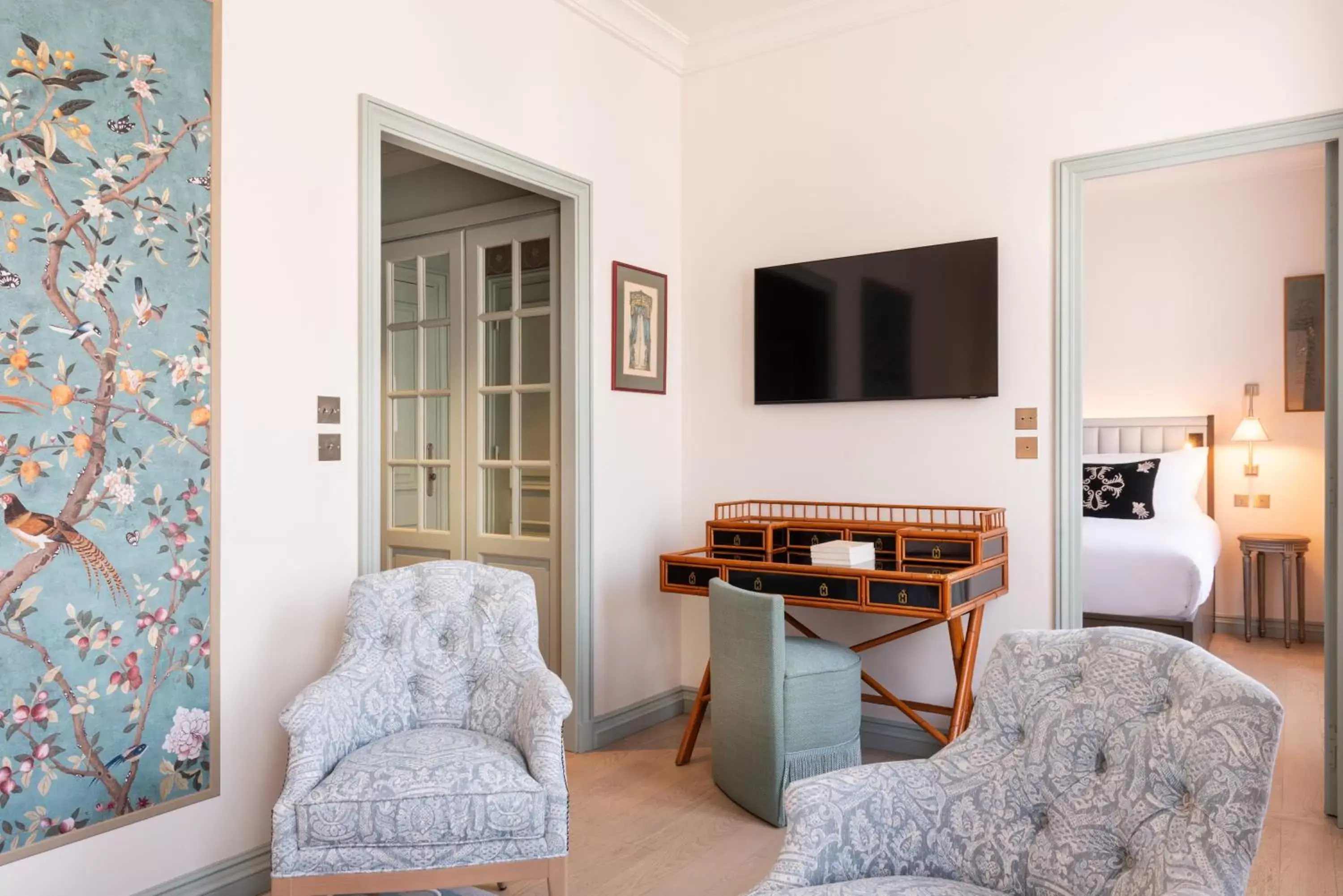 Junior Suite with Balcony in Hotel de Montesquieu Junior Suite with Balcony in Hotel de Montesquieu