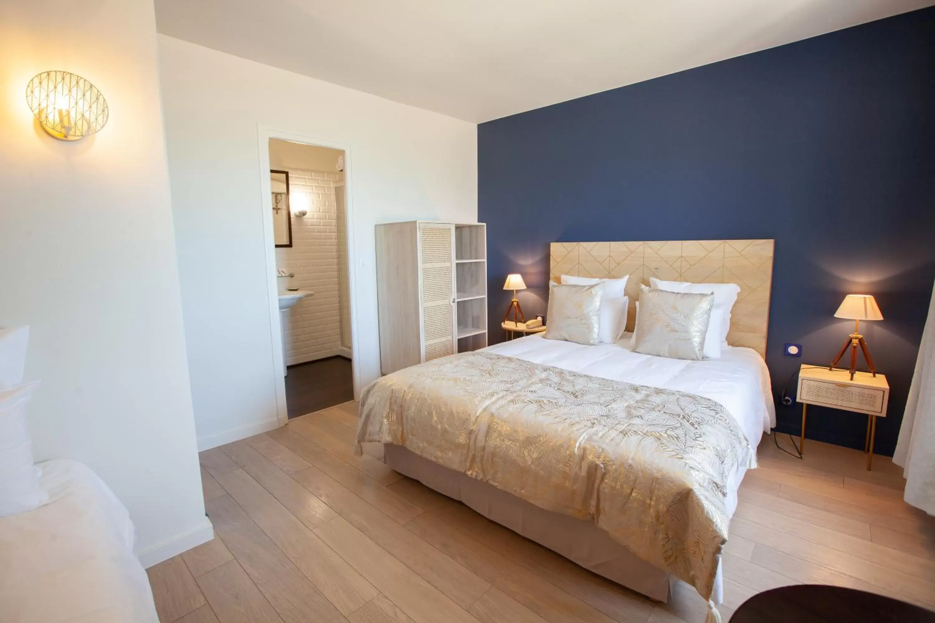 Triple Room in Hôtel des Isles Triple Room in Hôtel des Isles