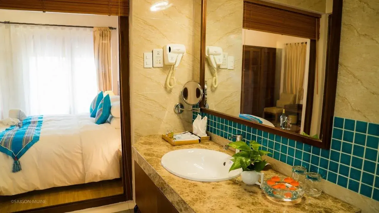 One-Bedroom Bungalow in Saigon Mui Ne Resort One-Bedroom Bungalow in Saigon Mui Ne Resort