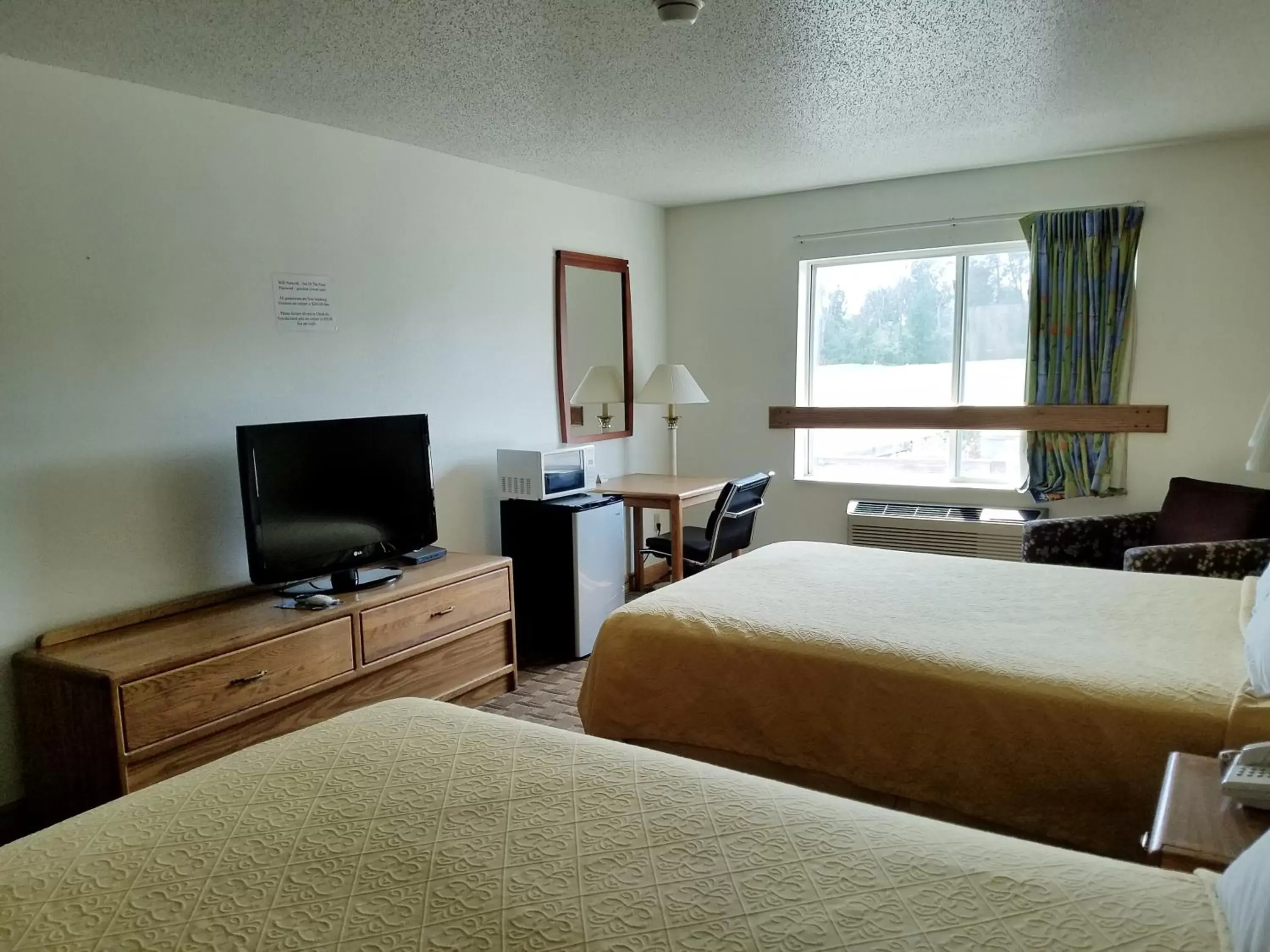 Queen Room with Two Queen Beds in Inn of the Pines Queen Room with Two Queen Beds in Inn of the Pines