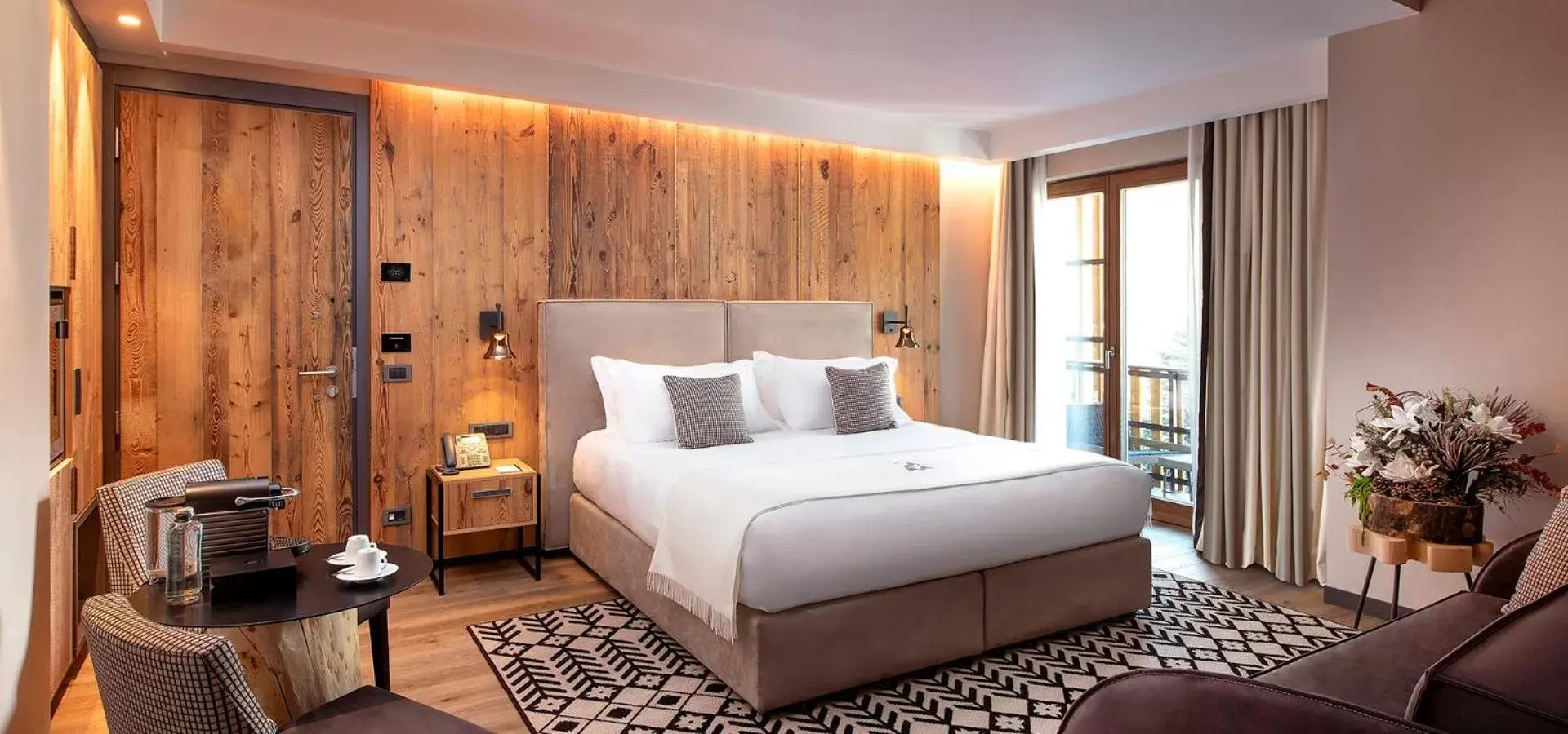 Junior Suite in Le Massif Hotel & Lodge Courmayeur The Leading Hotels of the World Junior Suite in Le Massif Hotel & Lodge Courmayeur The Leading Hotels of the World