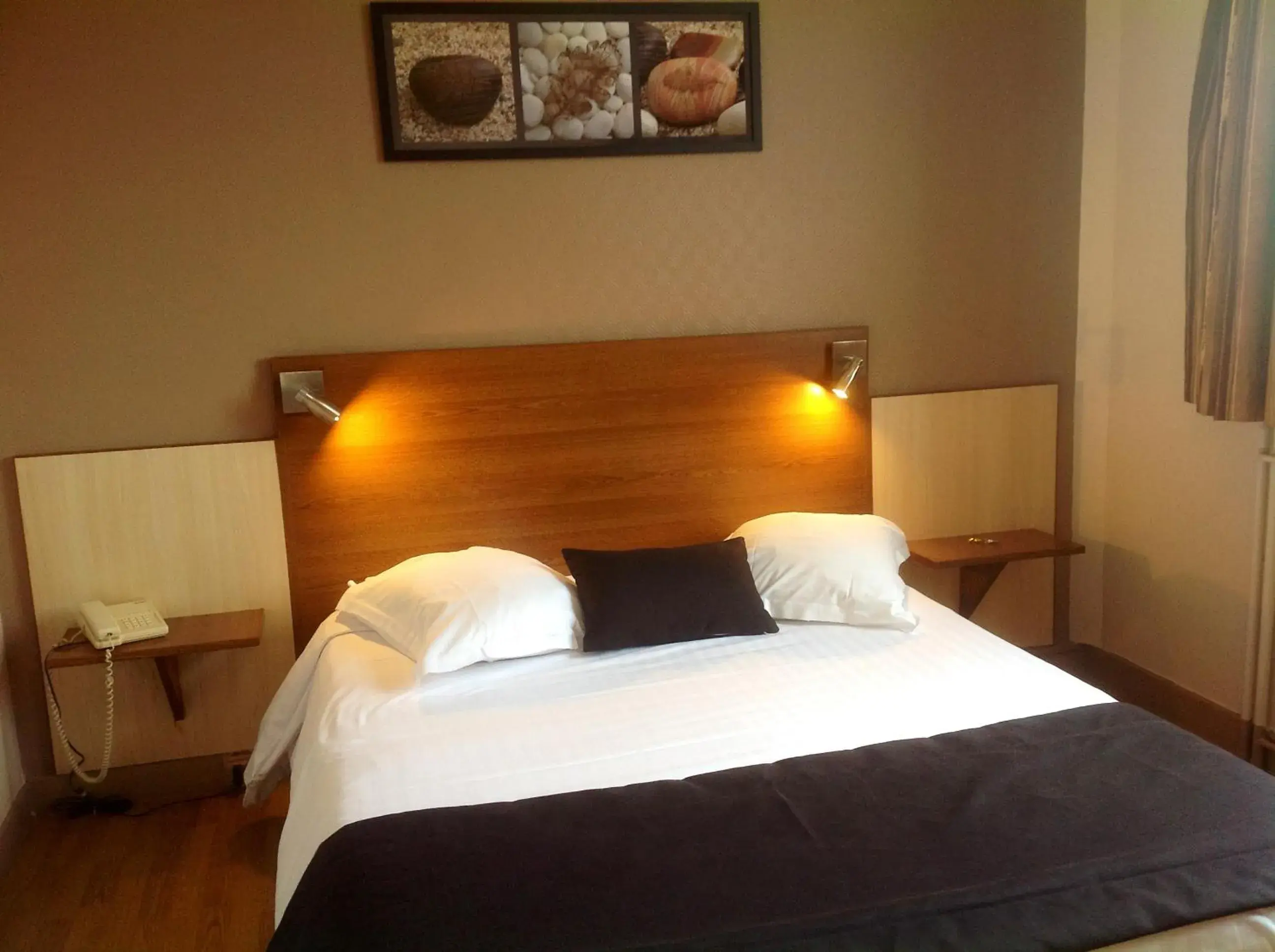 Single or Double Room in Brit Hotel Magdalena Single or Double Room in Brit Hotel Magdalena
