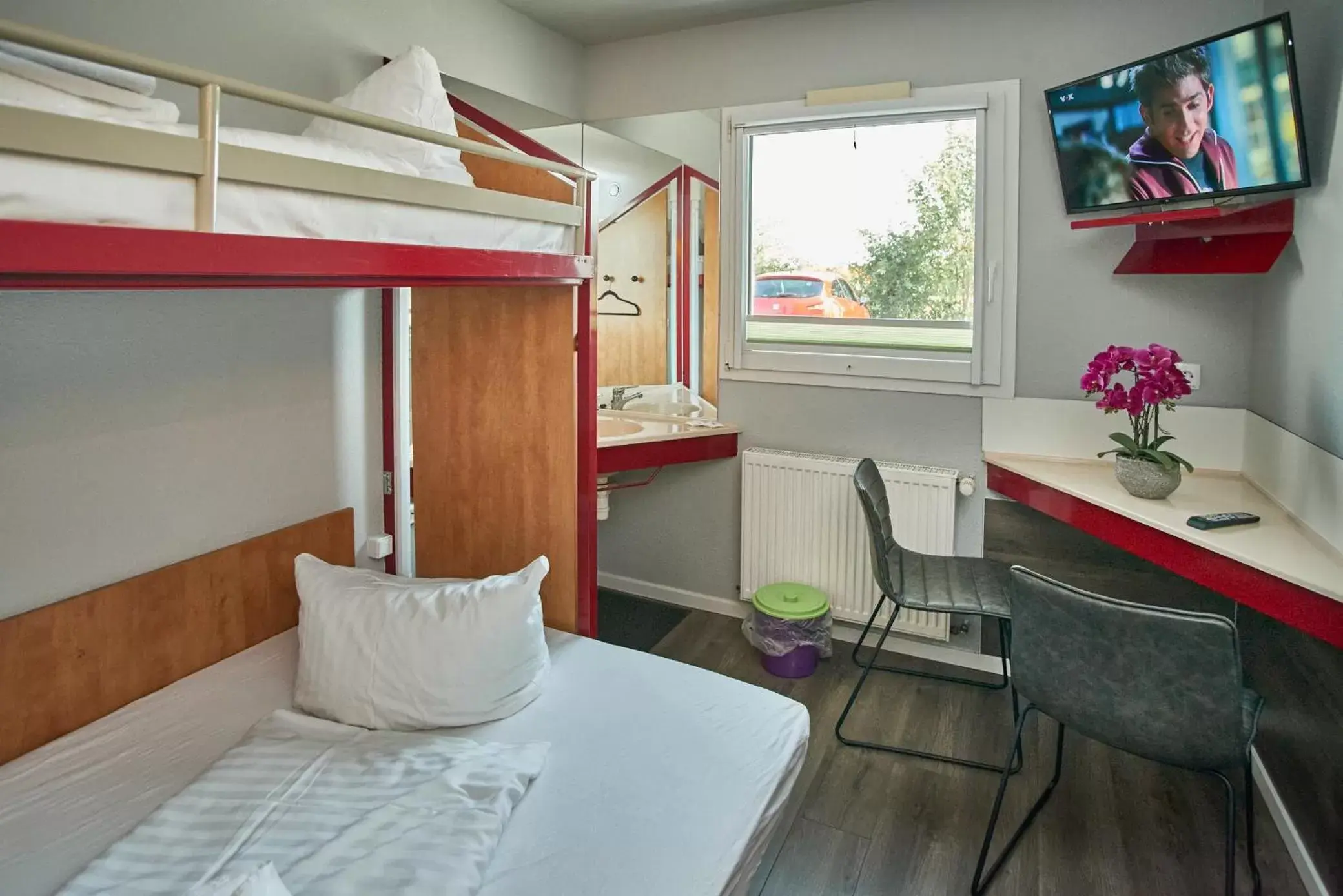 Triple Room with Shared Bathroom in Hotel City Inn Triple Room with Shared Bathroom in Hotel City Inn