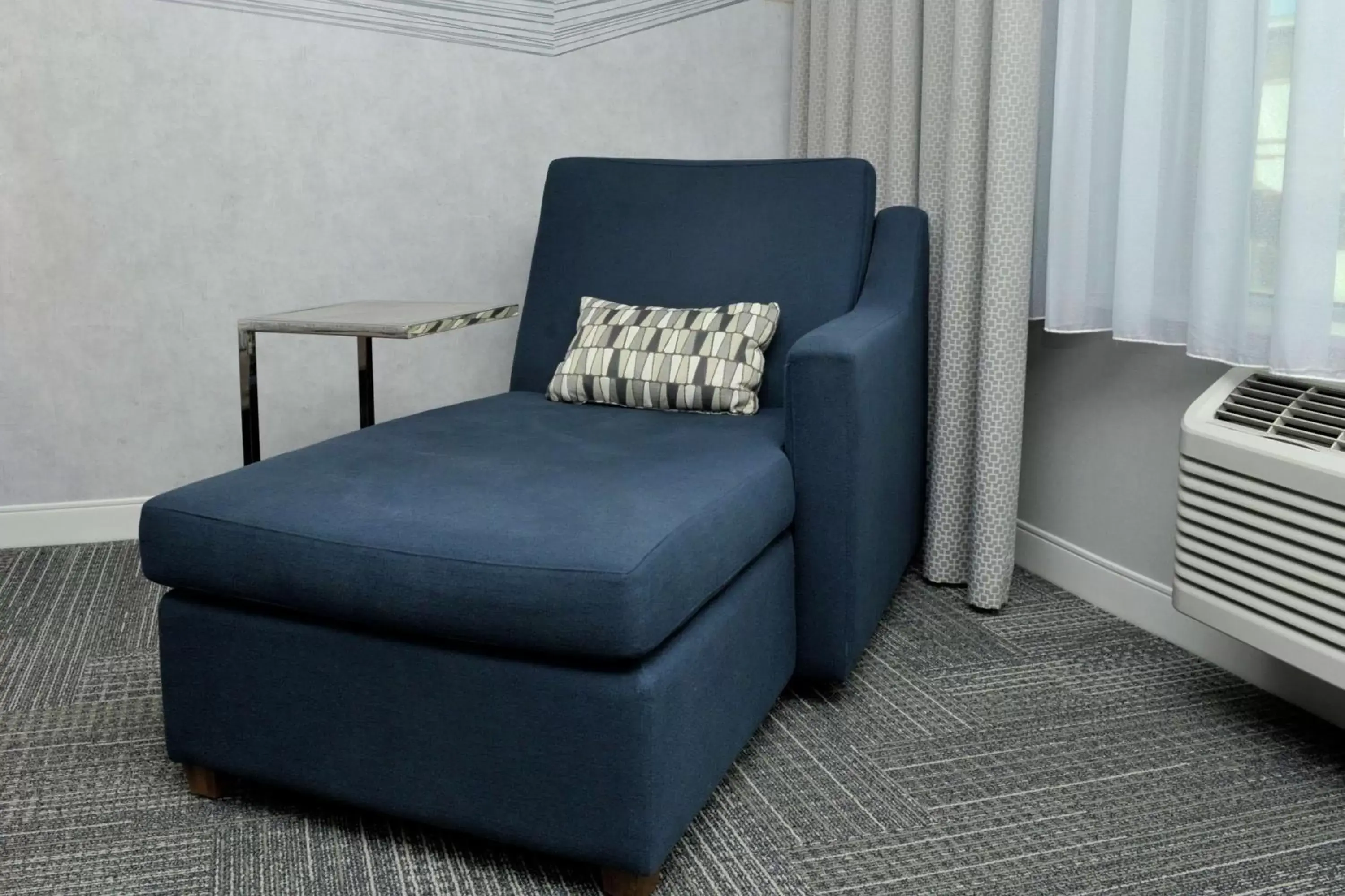 King Room with Mini Fridge - High Floor - Non-Smoking in Hampton Inn & Suites by Hilton Quebec City Levis King Room with Mini Fridge - High Floor - Non-Smoking in Hampton Inn & Suites by Hilton Quebec City Levis