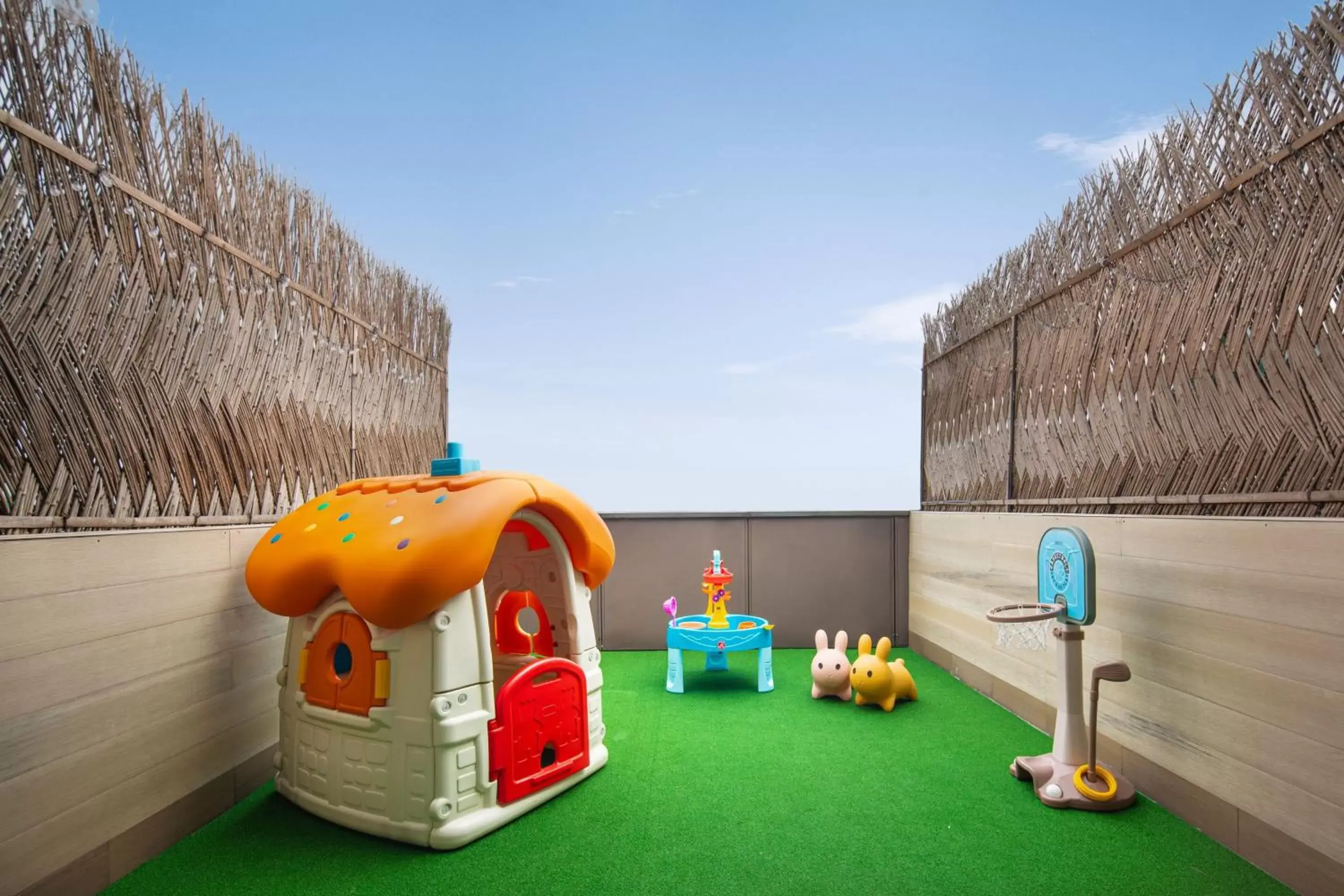 Balcony Super King Room, Guest room, 1 King, Balcony in Courtyard by Marriott Shanghai International Tourism and Resorts Zone Balcony Super King Room, Guest room, 1 King, Balcony in Courtyard by Marriott Shanghai International Tourism and Resorts Zone