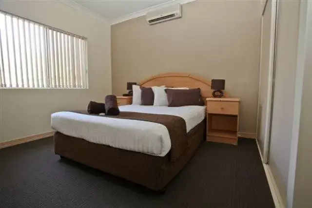 Two-Bedroom Apartment in Alice On Todd Apartments Two-Bedroom Apartment in Alice On Todd Apartments