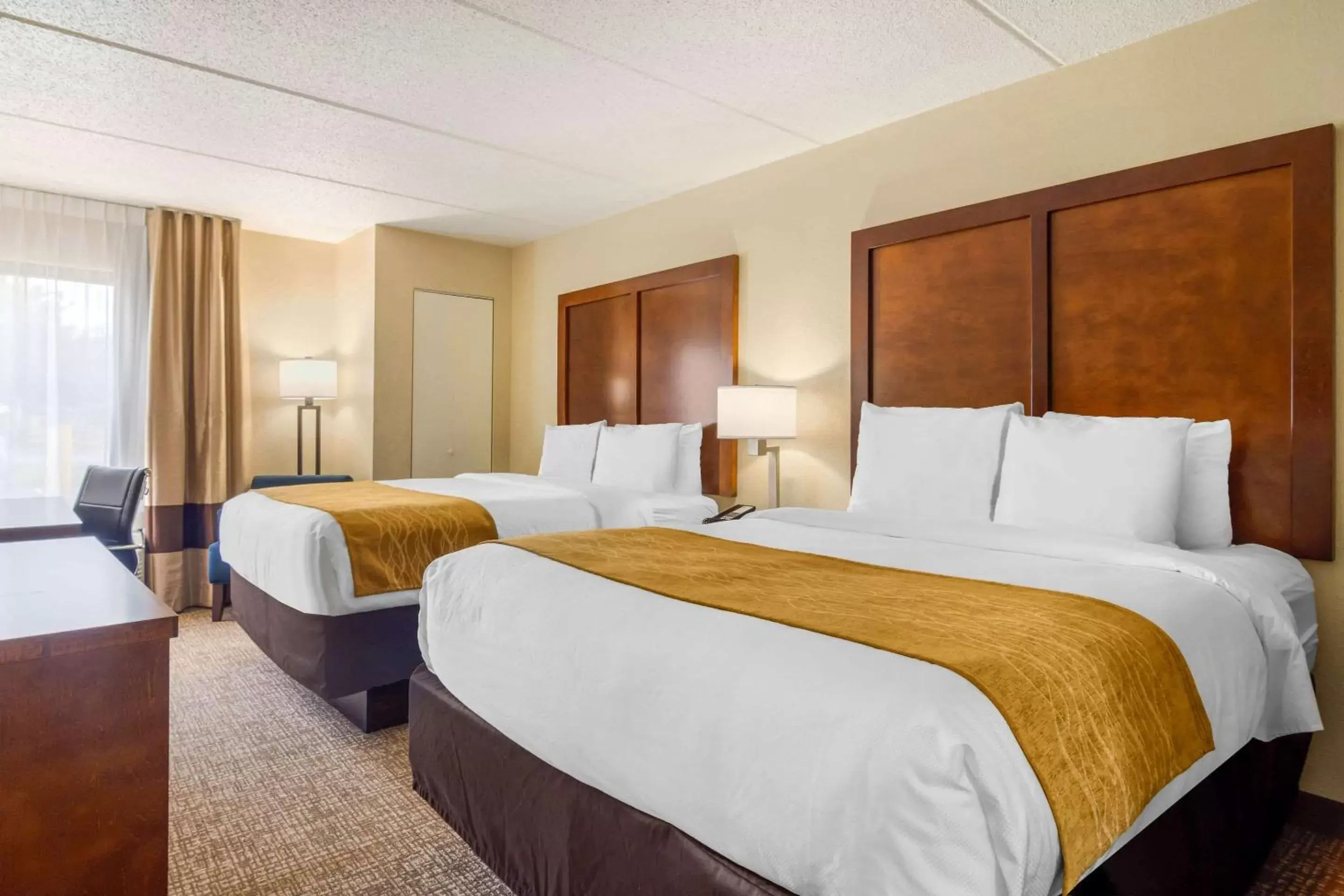 Double Room with Two Double Beds - Non-Smoking in Comfort Inn Atlanta Airport Double Room with Two Double Beds - Non-Smoking in Comfort Inn Atlanta Airport