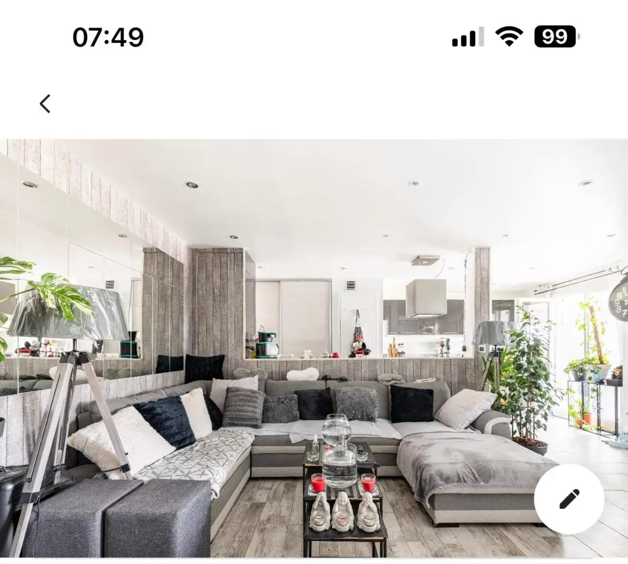 Seating Area in Chambre cosy Seating Area in Chambre cosy