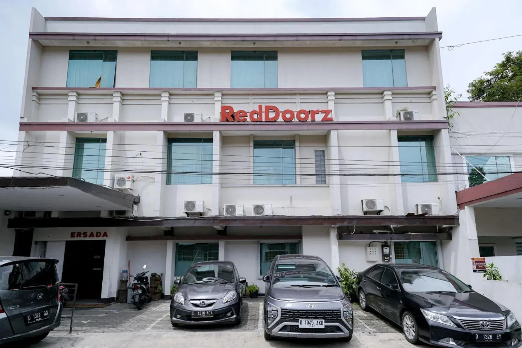 Property Building in RedDoorz near Braga Street Property Building in RedDoorz near Braga Street
