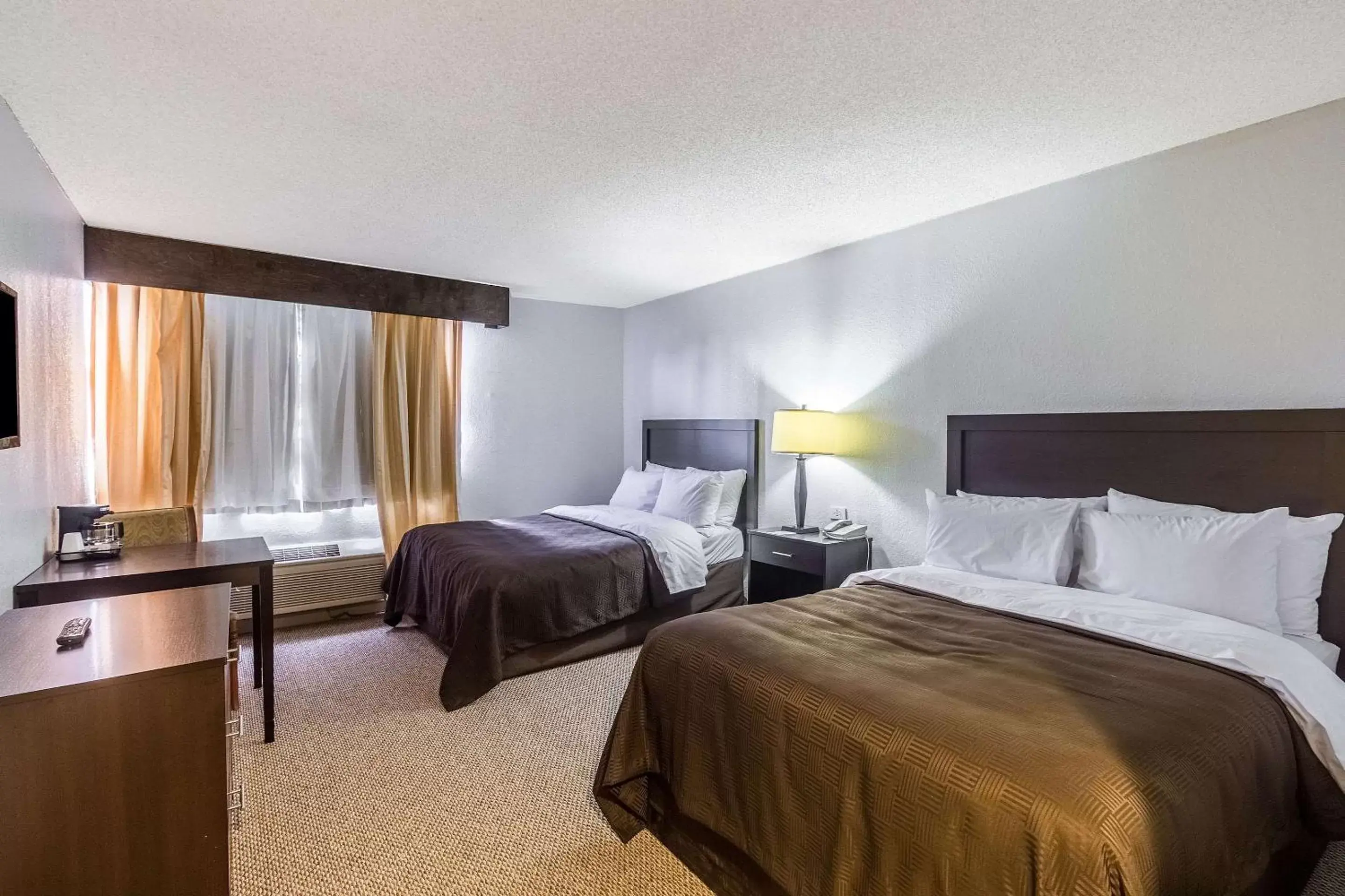 Double Room with Two Double Beds - Non-Smoking in Clarion Inn near McAllen Airport Double Room with Two Double Beds - Non-Smoking in Clarion Inn near McAllen Airport