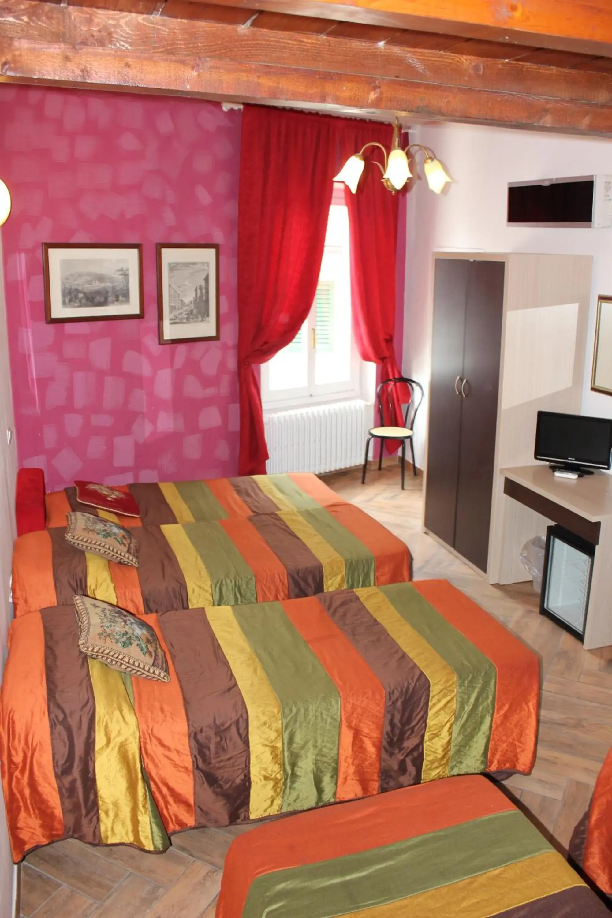 Quadruple Room in Hotel San Lorenzo Quadruple Room in Hotel San Lorenzo