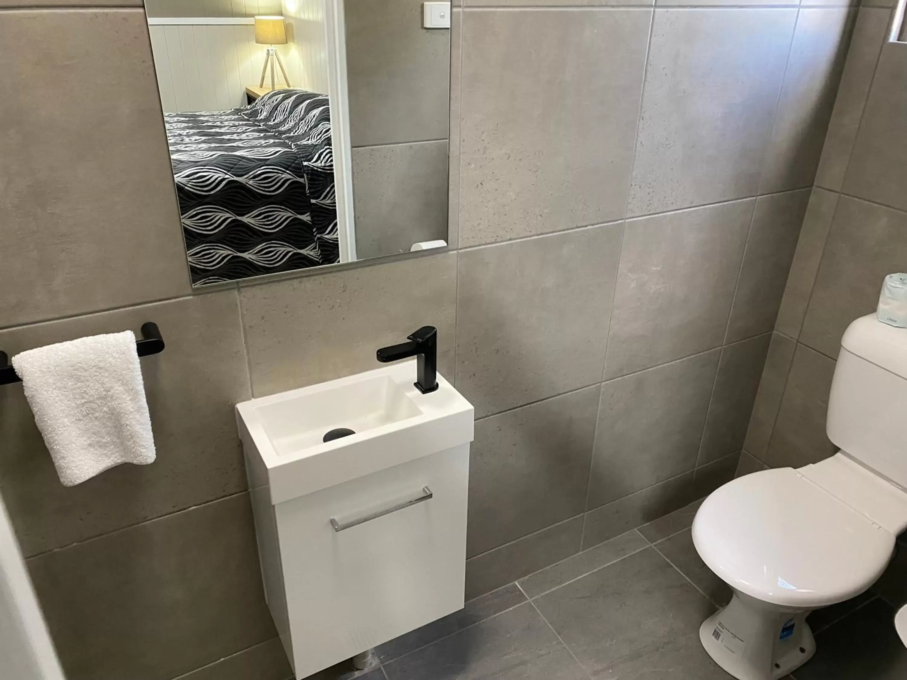 Budget Double Room in Rix Hotel Motel Budget Double Room in Rix Hotel Motel