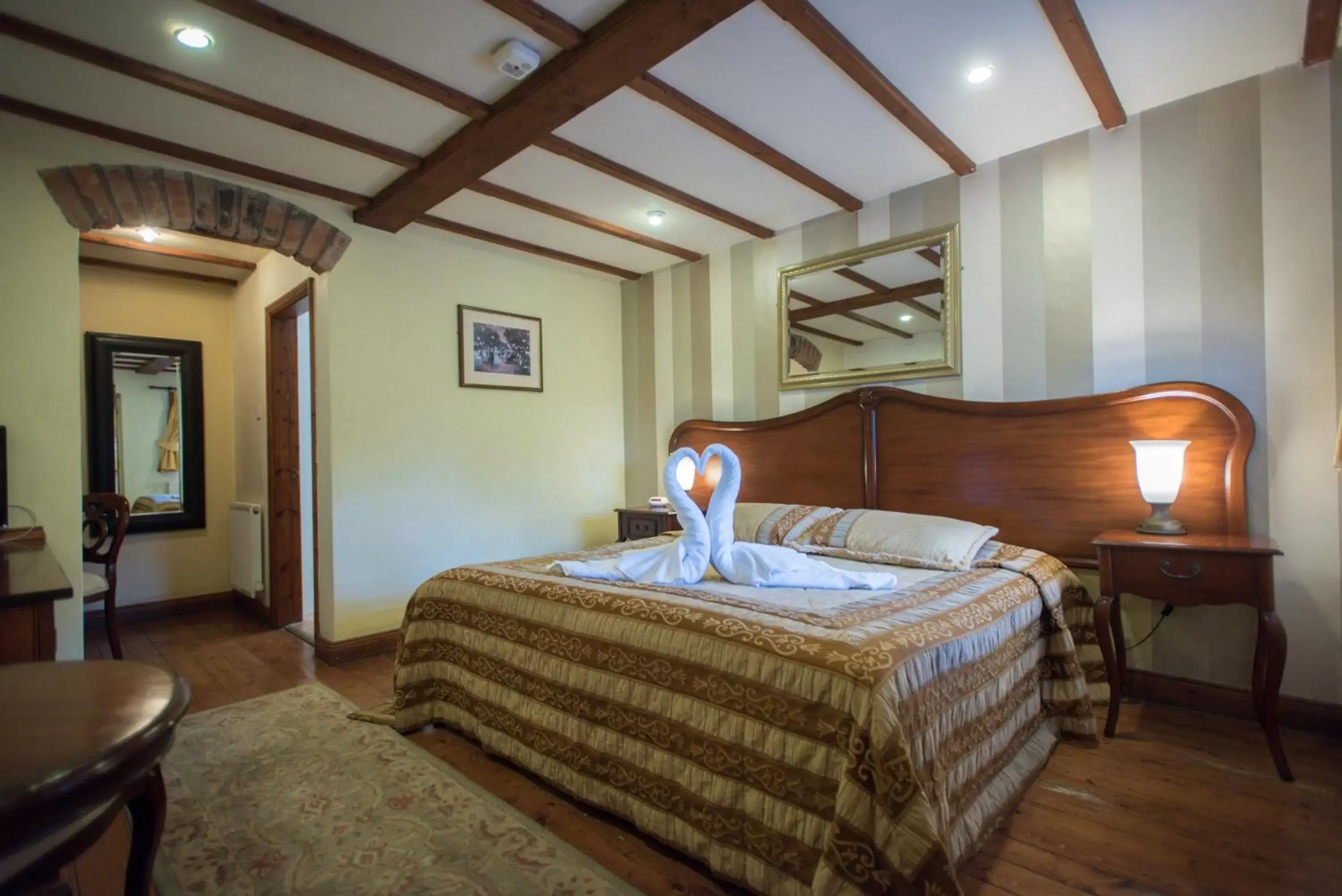 Standard Double Room in The Royal Arms Hotel Standard Double Room in The Royal Arms Hotel