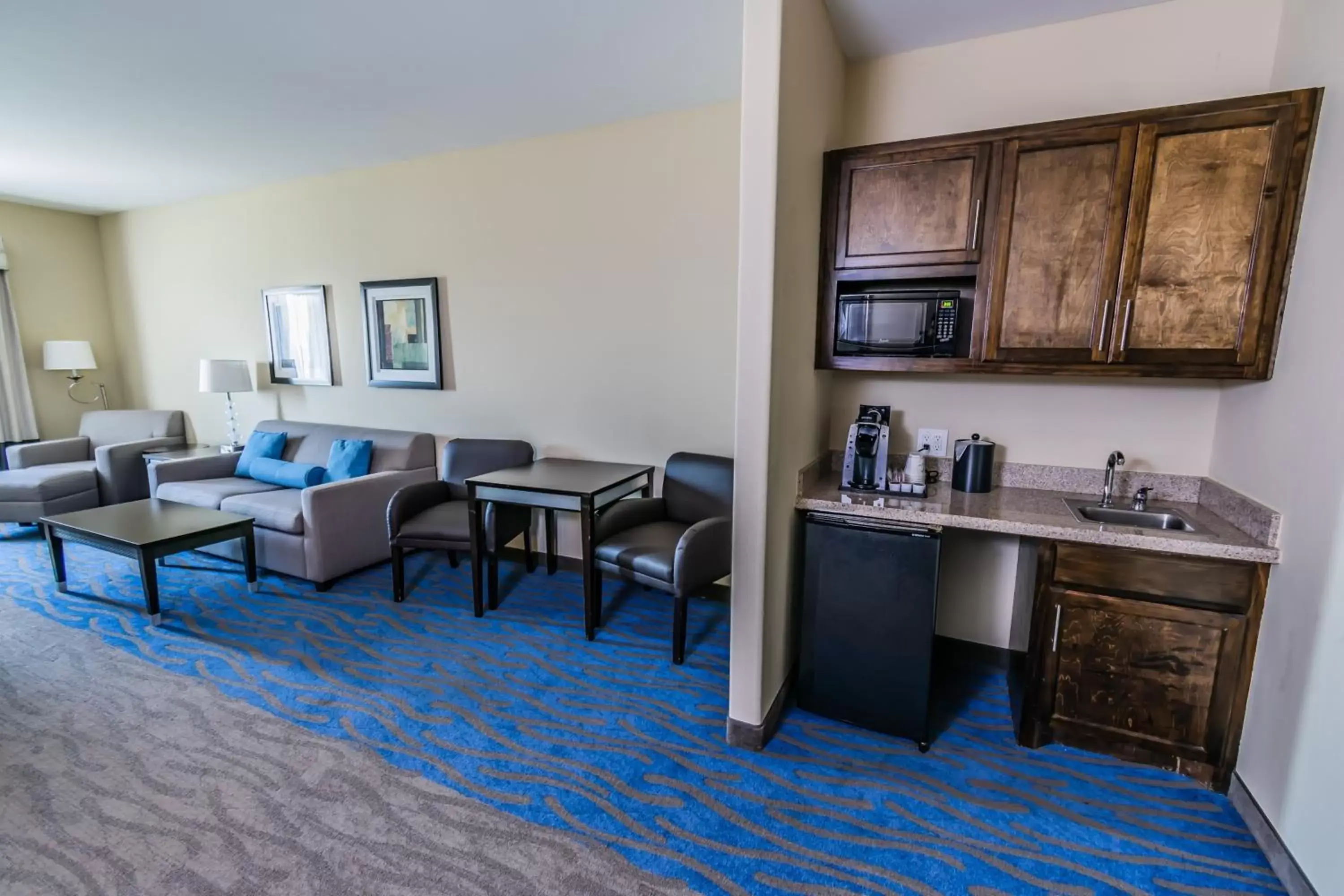 King Suite in Holiday Inn Houston-Webster by IHG King Suite in Holiday Inn Houston-Webster by IHG