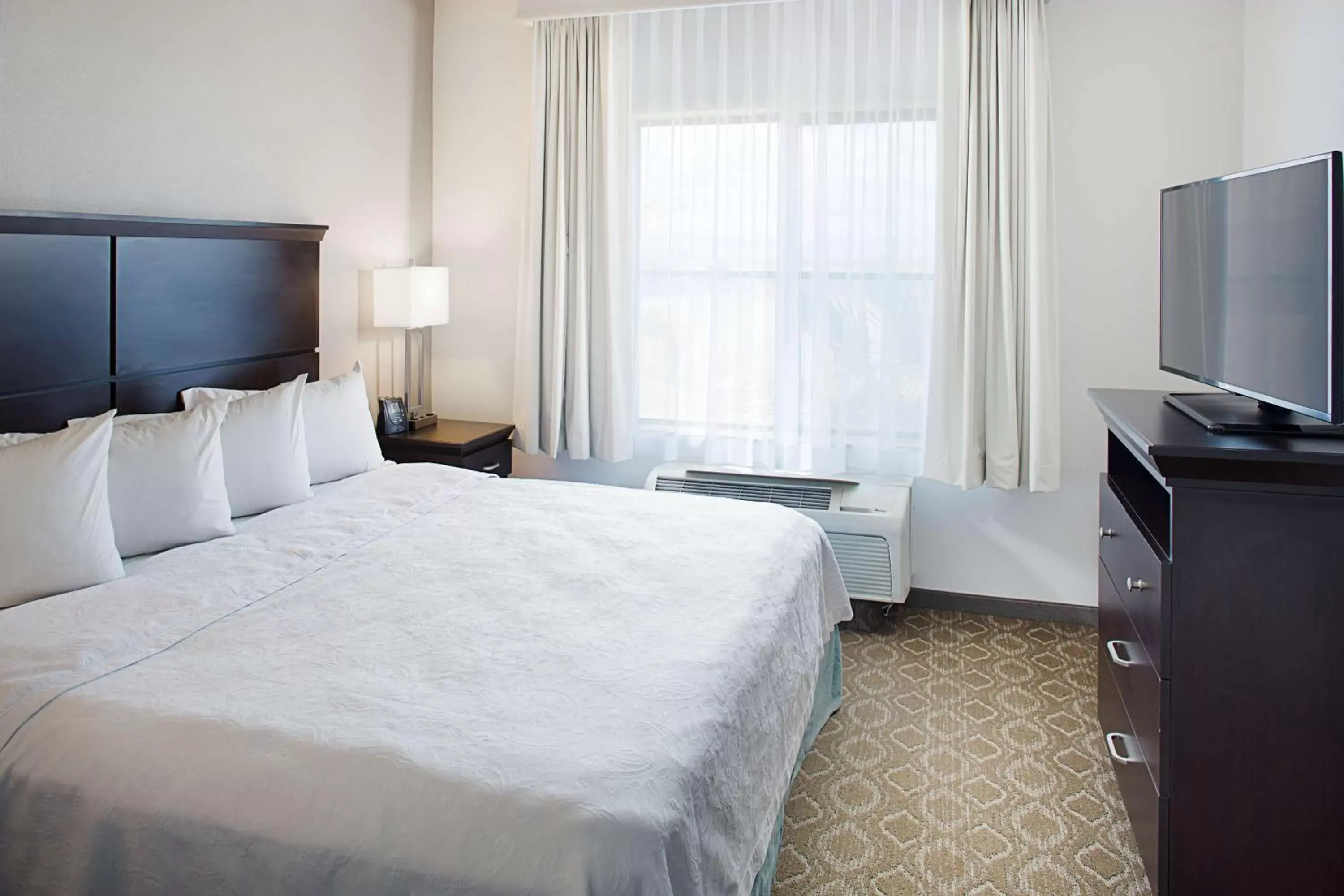 King Studio with Roll-In Shower - Mobility and Hearing Access/Non-Smoking in Homewood Suites Lancaster King Studio with Roll-In Shower - Mobility and Hearing Access/Non-Smoking in Homewood Suites Lancaster