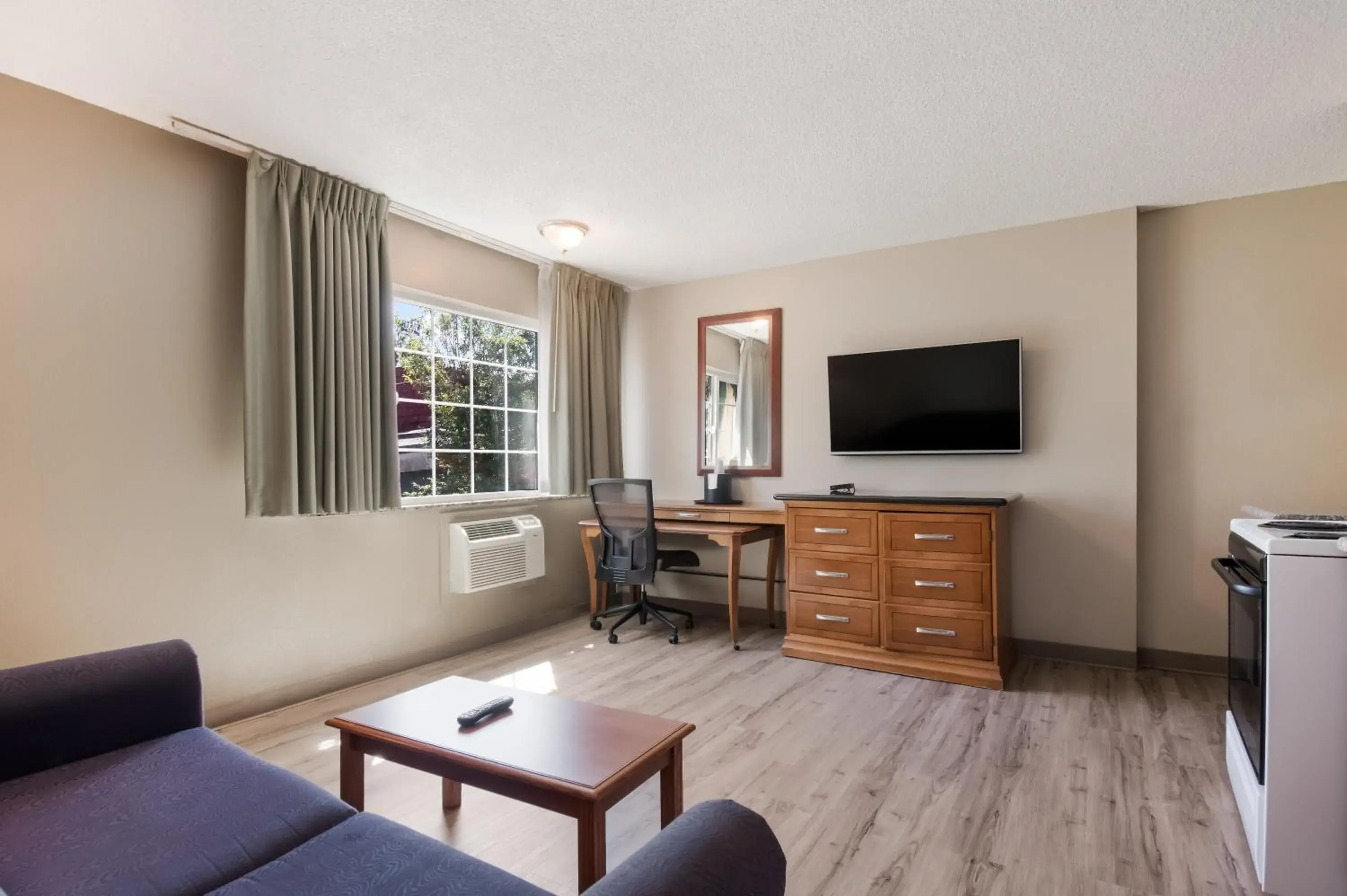 Two-Bedroom Deluxe King Suite with Living Room - Non Smoking in Rodeway Inn & Suites Portland West - Beaverton Two-Bedroom Deluxe King Suite with Living Room - Non Smoking in Rodeway Inn & Suites Portland West - Beaverton