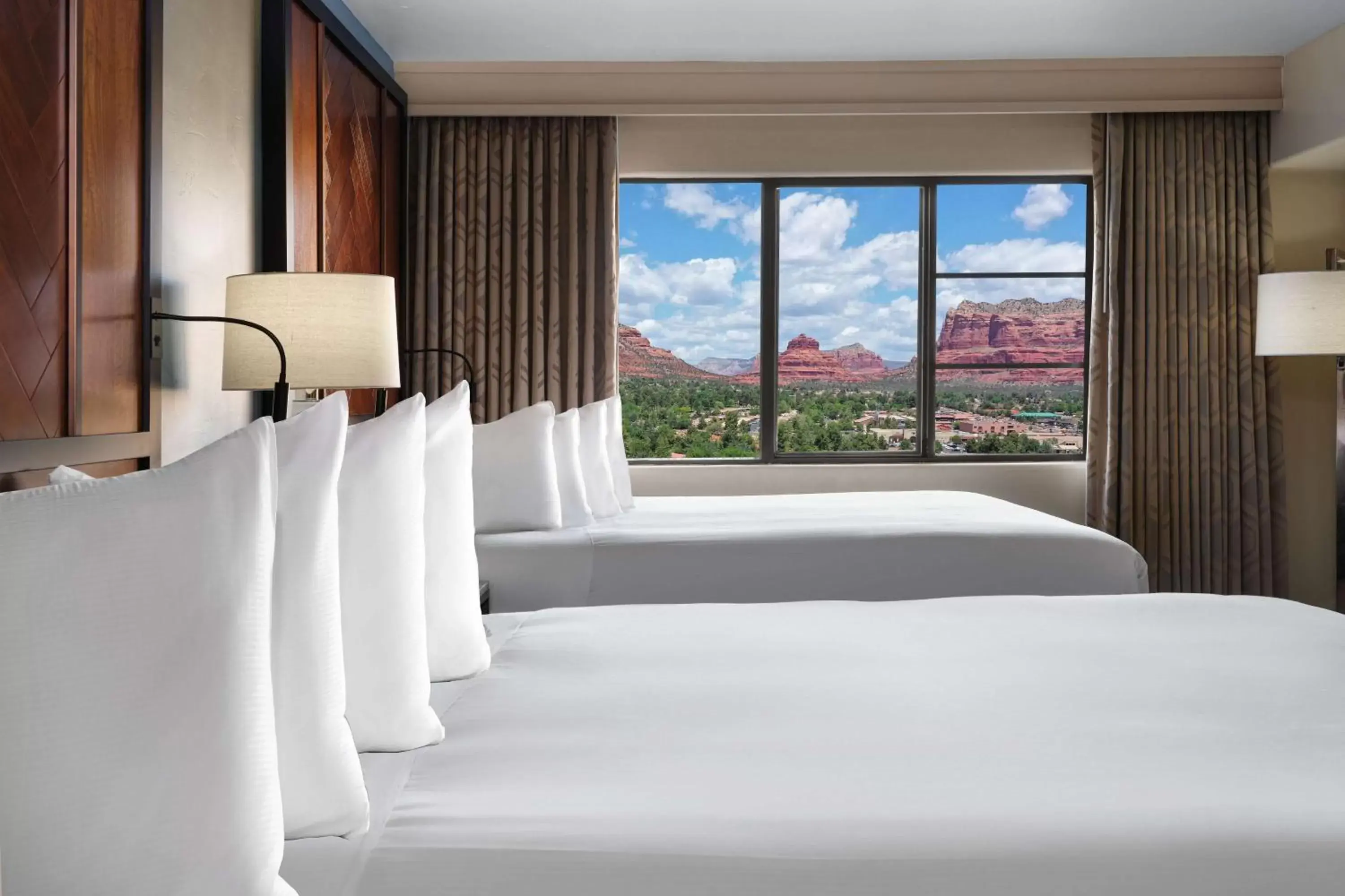 Queen Suite with Red Rock View in Hilton Sedona Resort at Bell Rock Queen Suite with Red Rock View in Hilton Sedona Resort at Bell Rock