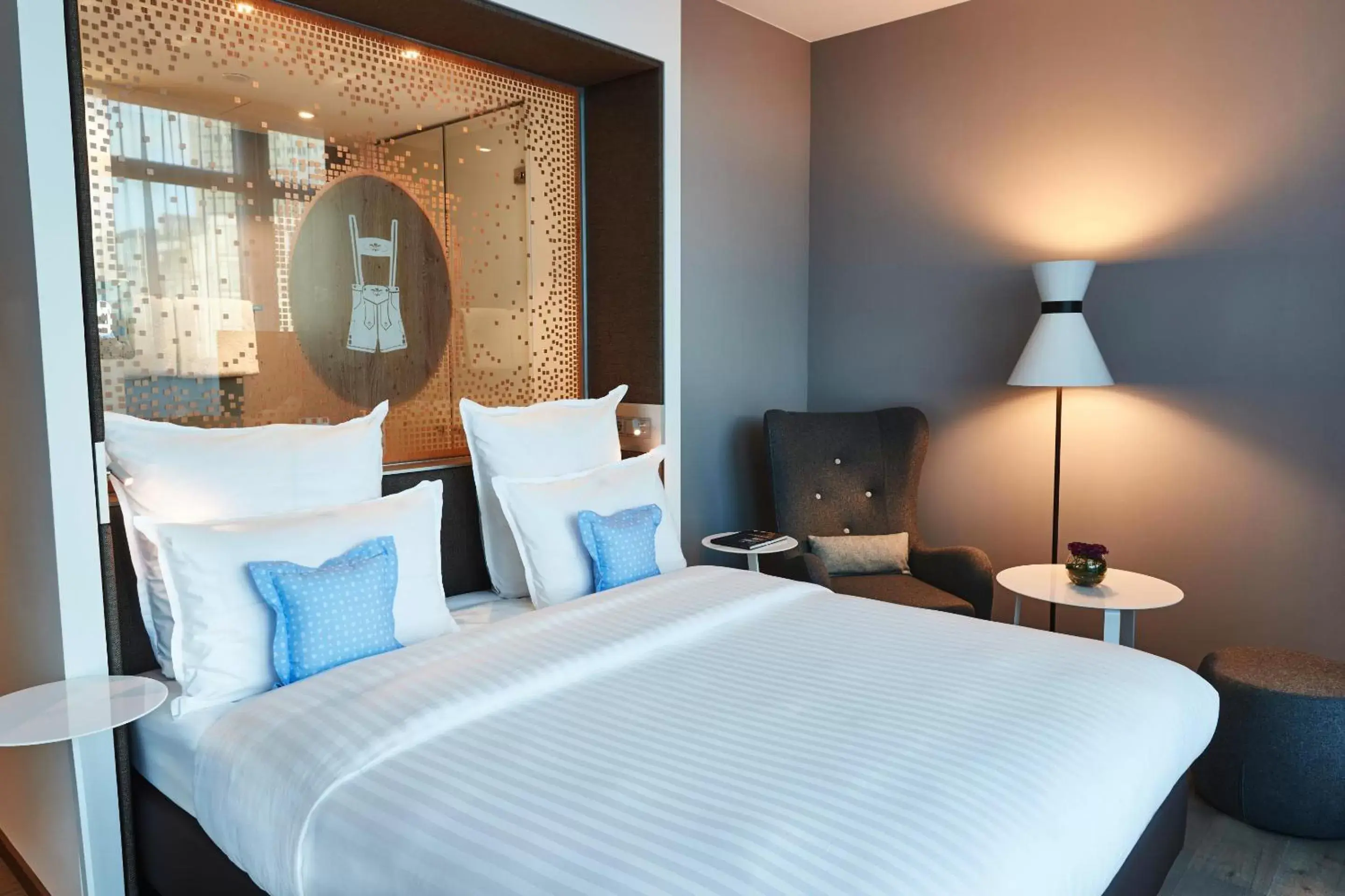 Superior Double or Twin Room in Steigenberger Hotel München Superior Double or Twin Room in Steigenberger Hotel München