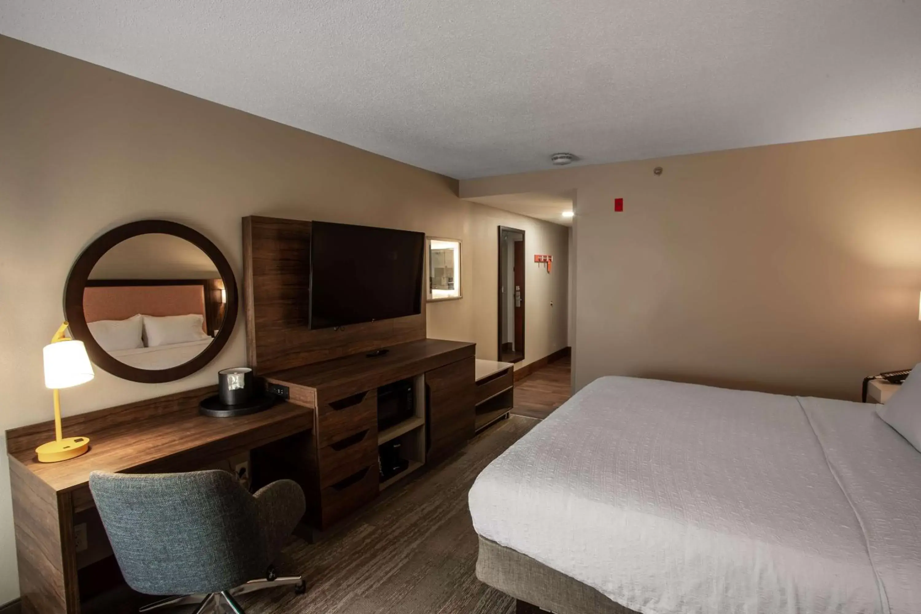 King Room with King Bed - Non-Smoking in Hampton Inn Springfield King Room with King Bed - Non-Smoking in Hampton Inn Springfield