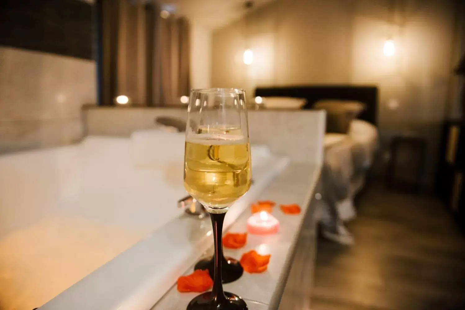 La Suite Romantique avec Jacuzzi au Cœur de Perpignan La Suite Romantique avec Jacuzzi au Cœur de Perpignan