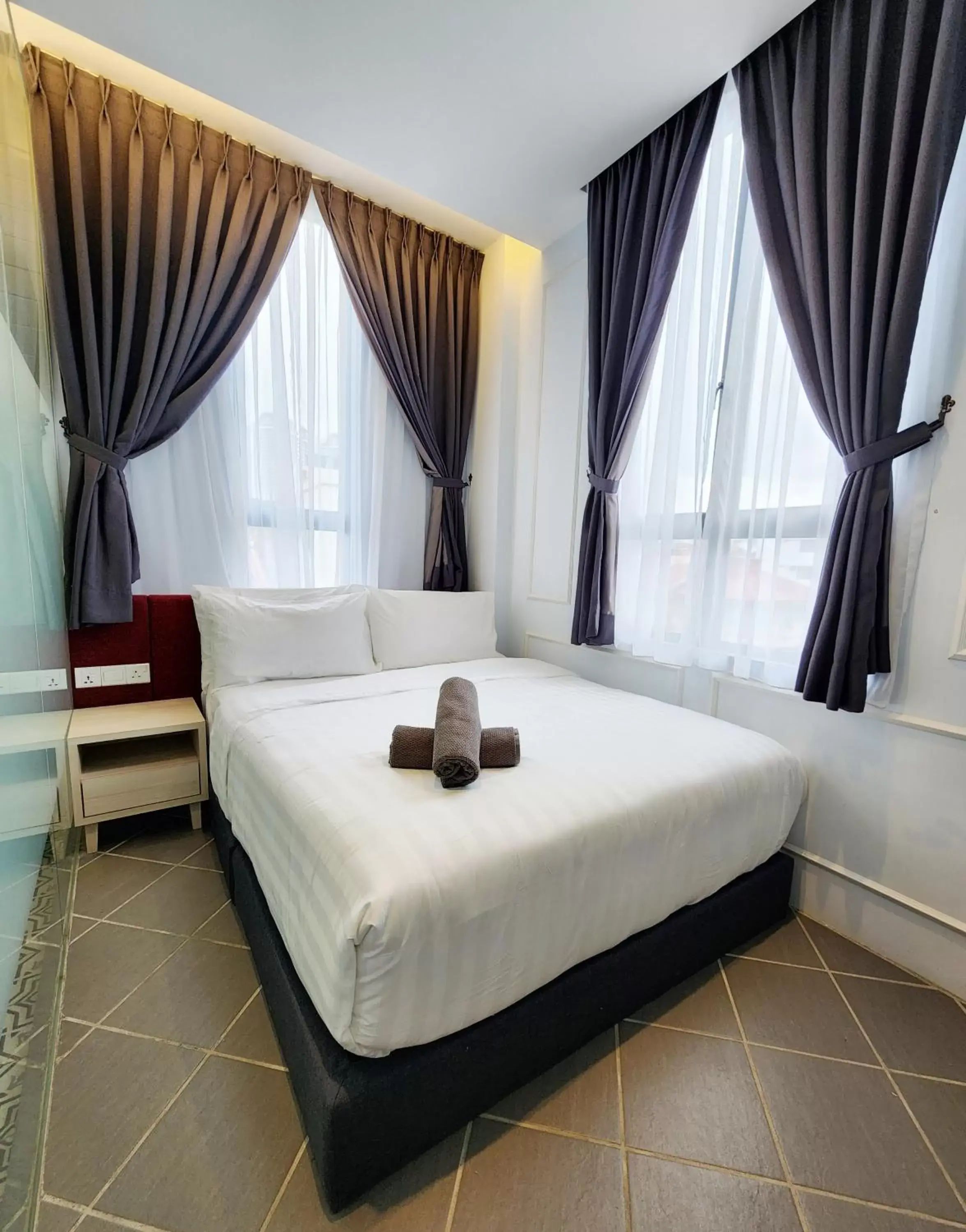 The 6N by Sky Hive The 6N by Sky Hive