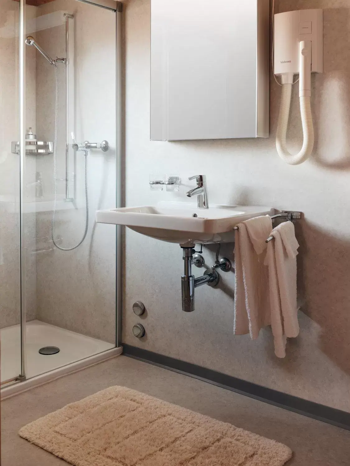 Triple Room with Private Bathroom in Gasthaus Hof Triple Room with Private Bathroom in Gasthaus Hof