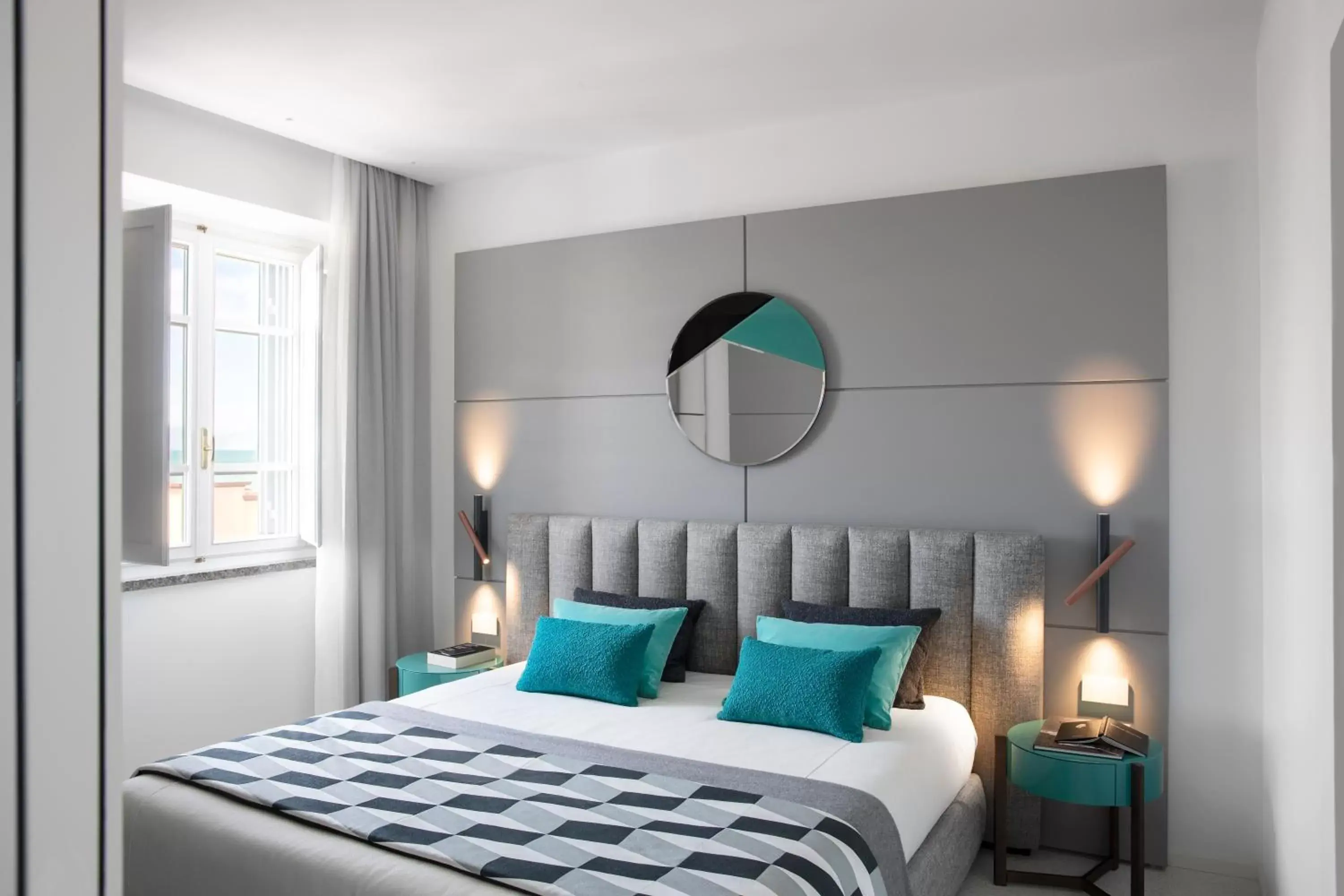 Suite with Sea View in Hotel Plaza e de Russie - Relais & Châteaux Suite with Sea View in Hotel Plaza e de Russie - Relais & Châteaux