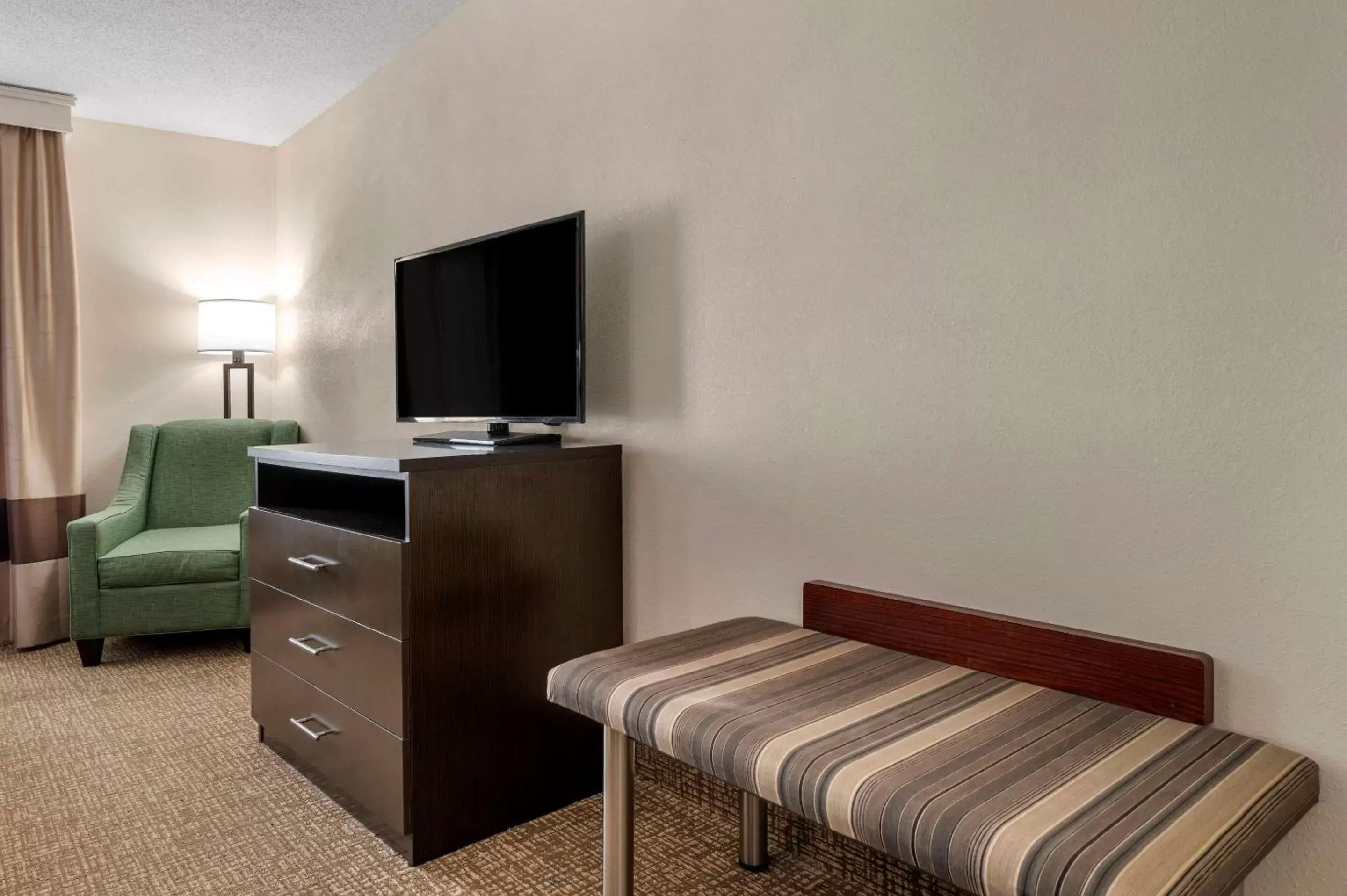 Suite with Two Queen Beds - Accessible/Non-Smoking in Comfort Suites Miamisburg - Dayton South Suite with Two Queen Beds - Accessible/Non-Smoking in Comfort Suites Miamisburg - Dayton South