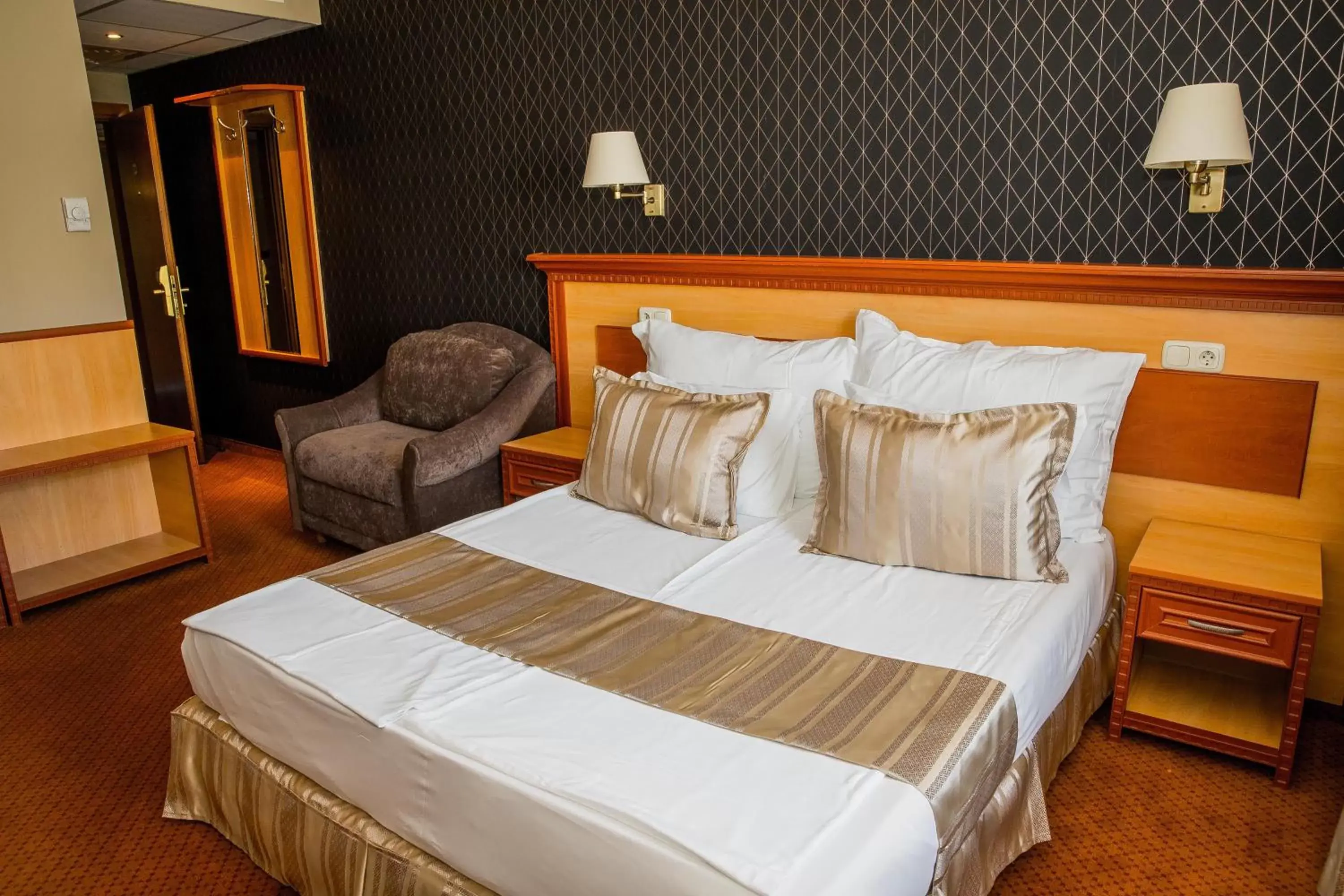Double Room with Extra Bed - single occupancy in Spa Hotel Ezeretz Blagoevgrad Double Room with Extra Bed - single occupancy in Spa Hotel Ezeretz Blagoevgrad