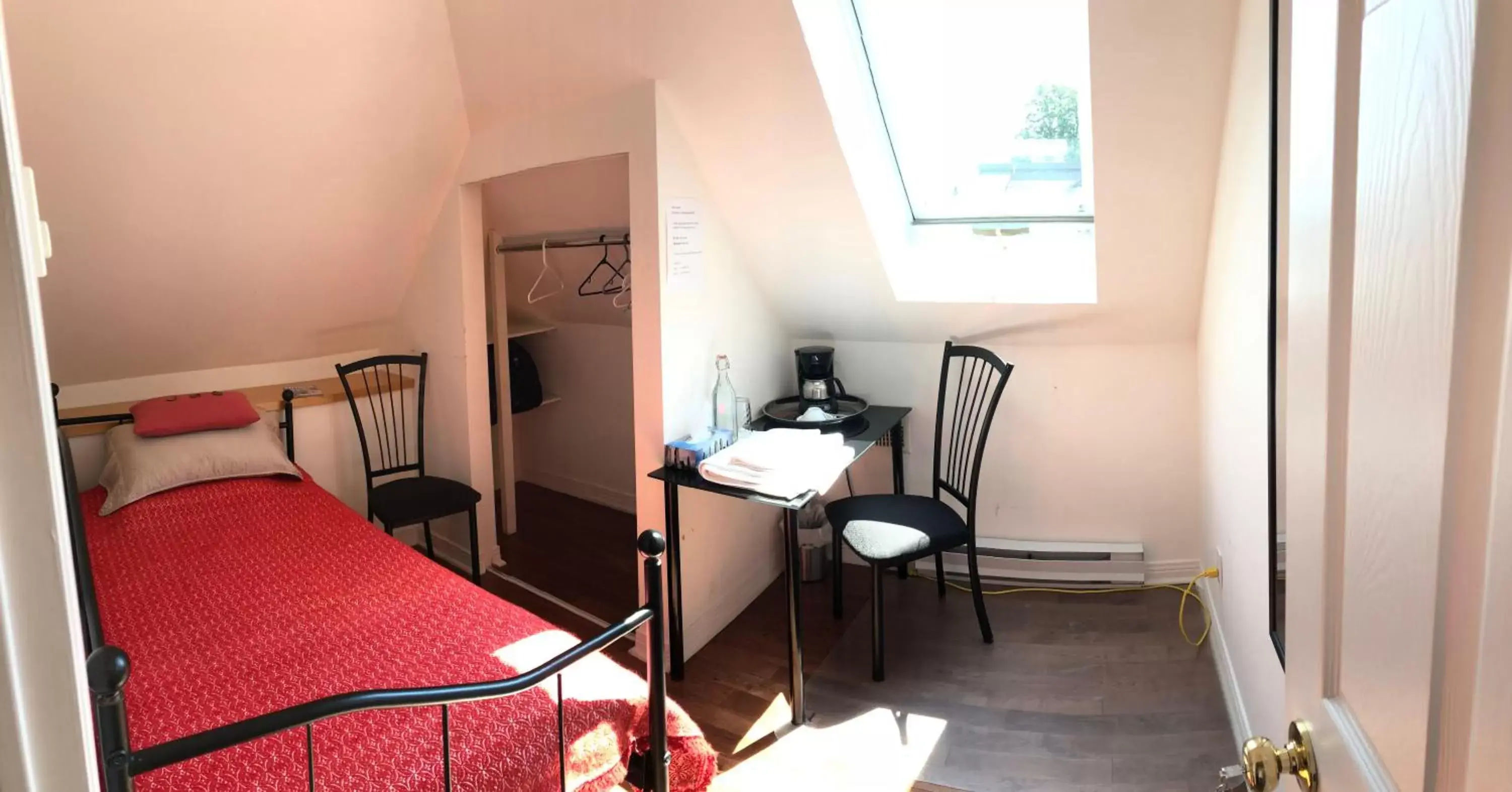 Budget Single Room - single occupancy in The Ambassador Budget Single Room - single occupancy in The Ambassador